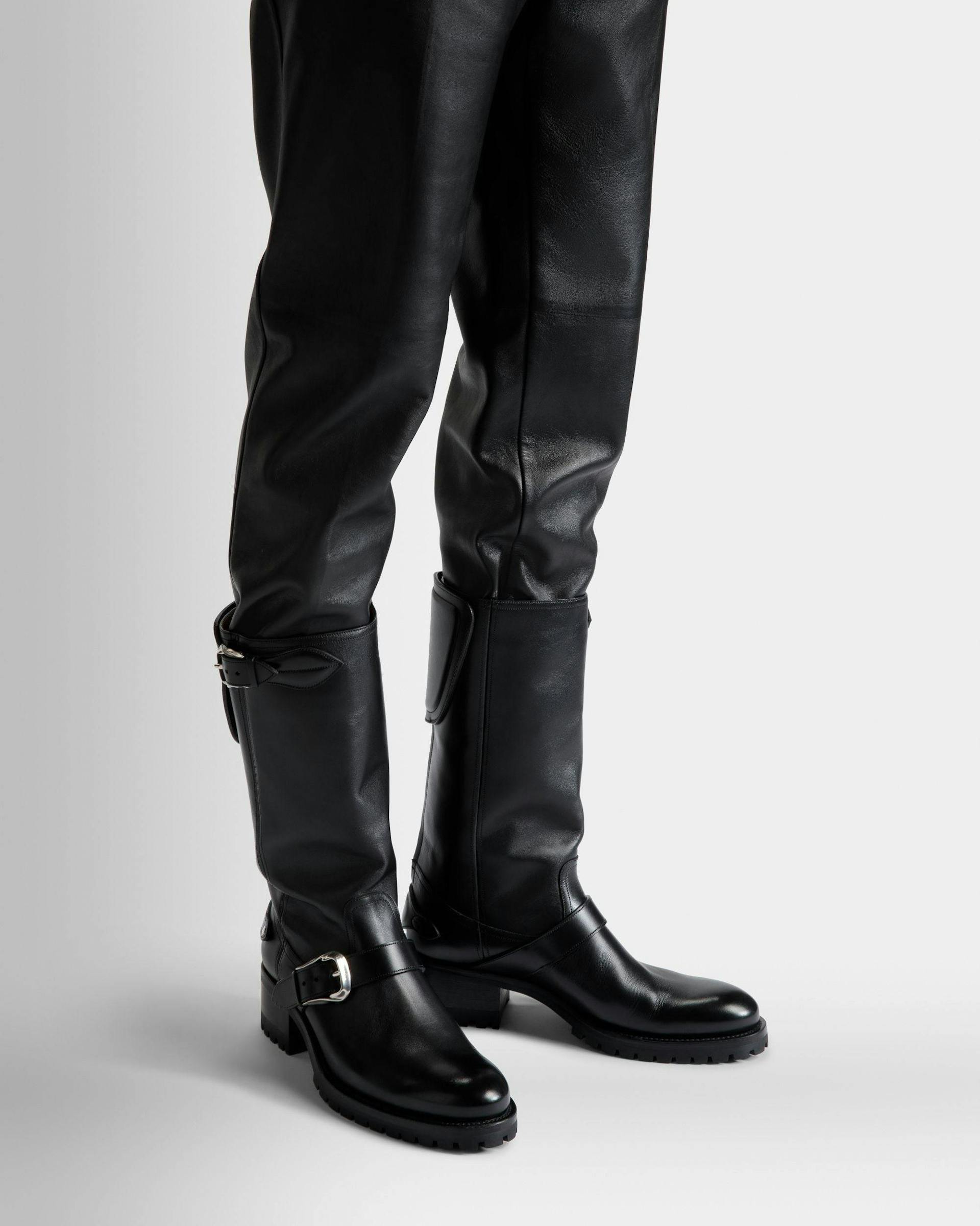 Men's Ardis Long Boots In Black Leather | Bally | On Model Close Up