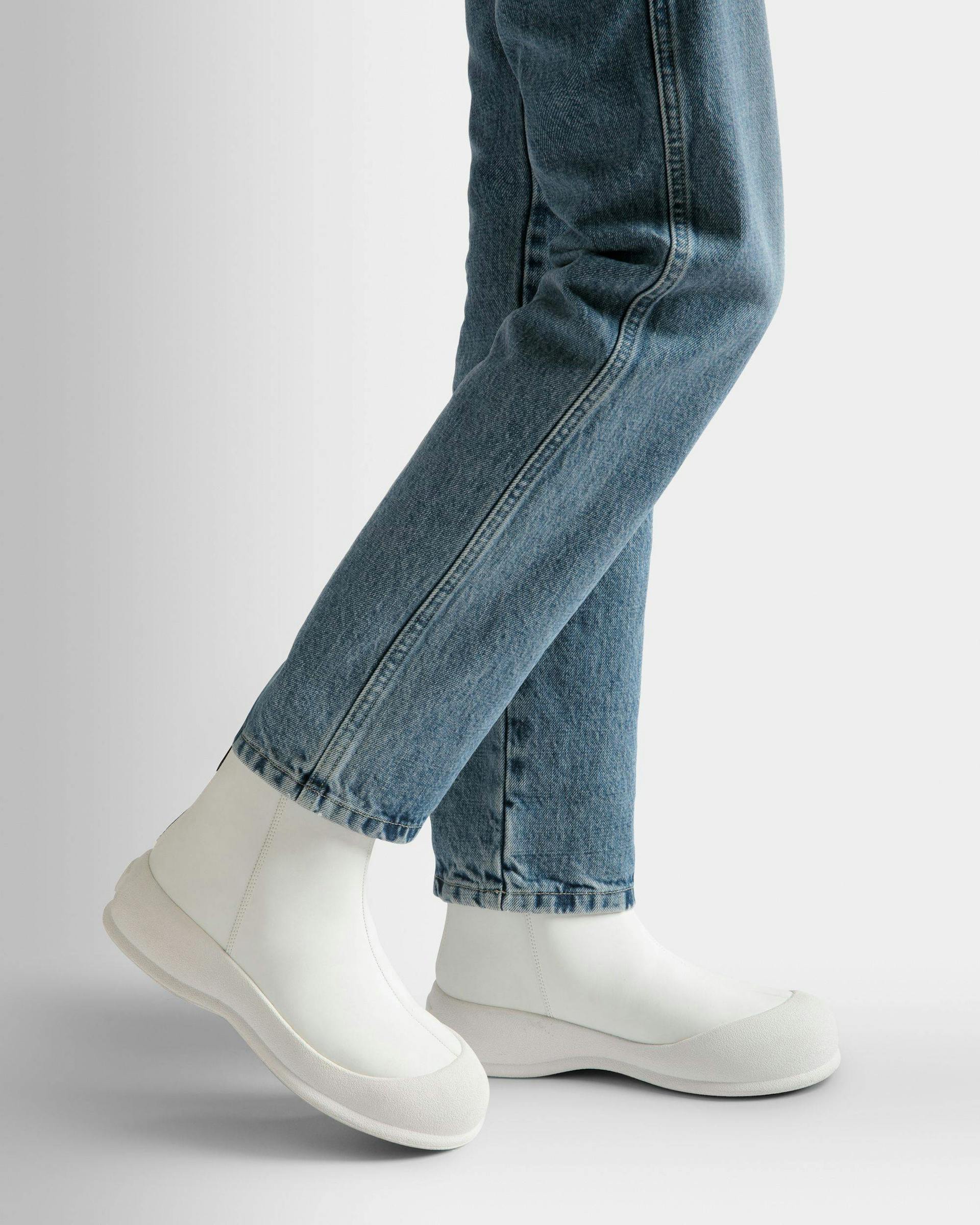Women's Frei Boots In White Rubber-coated Leather | Bally | On Model Close Up