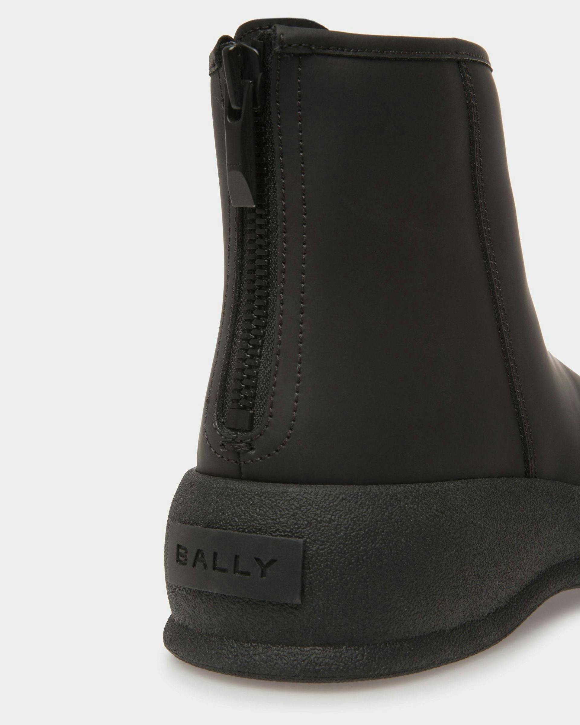 Women's Frei Snow Boots In Black Leather | Bally | Still Life Detail