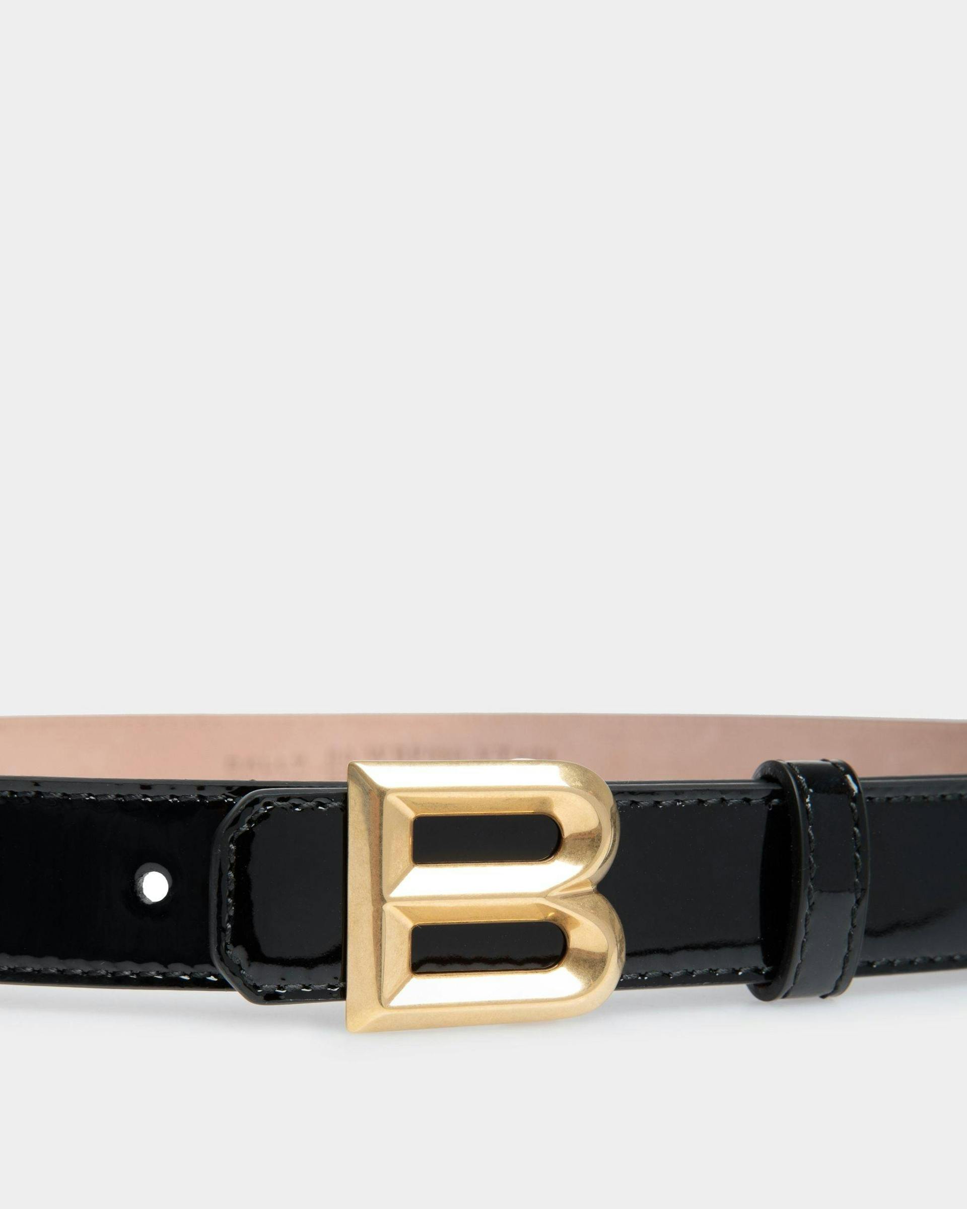 Women's B Bold 25mm Belt In Black Leather | Bally | On Model Front