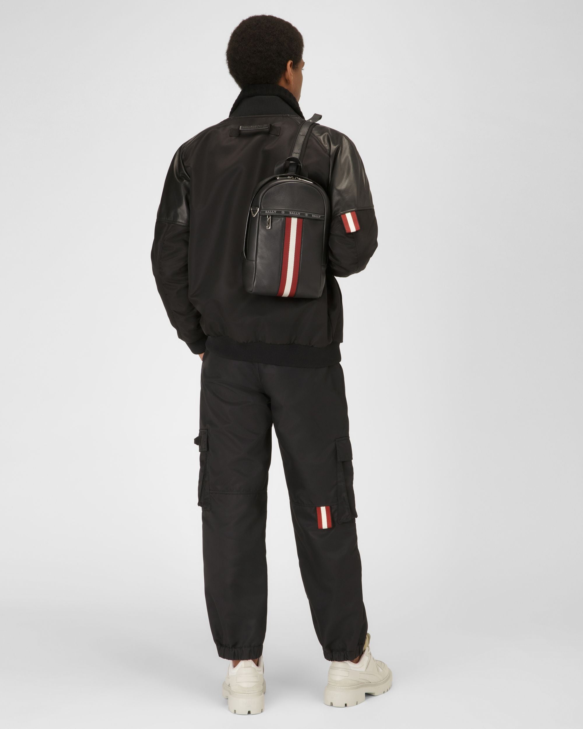 Hari Sling Bag In Pelle Nera - Uomo - Bally - 02