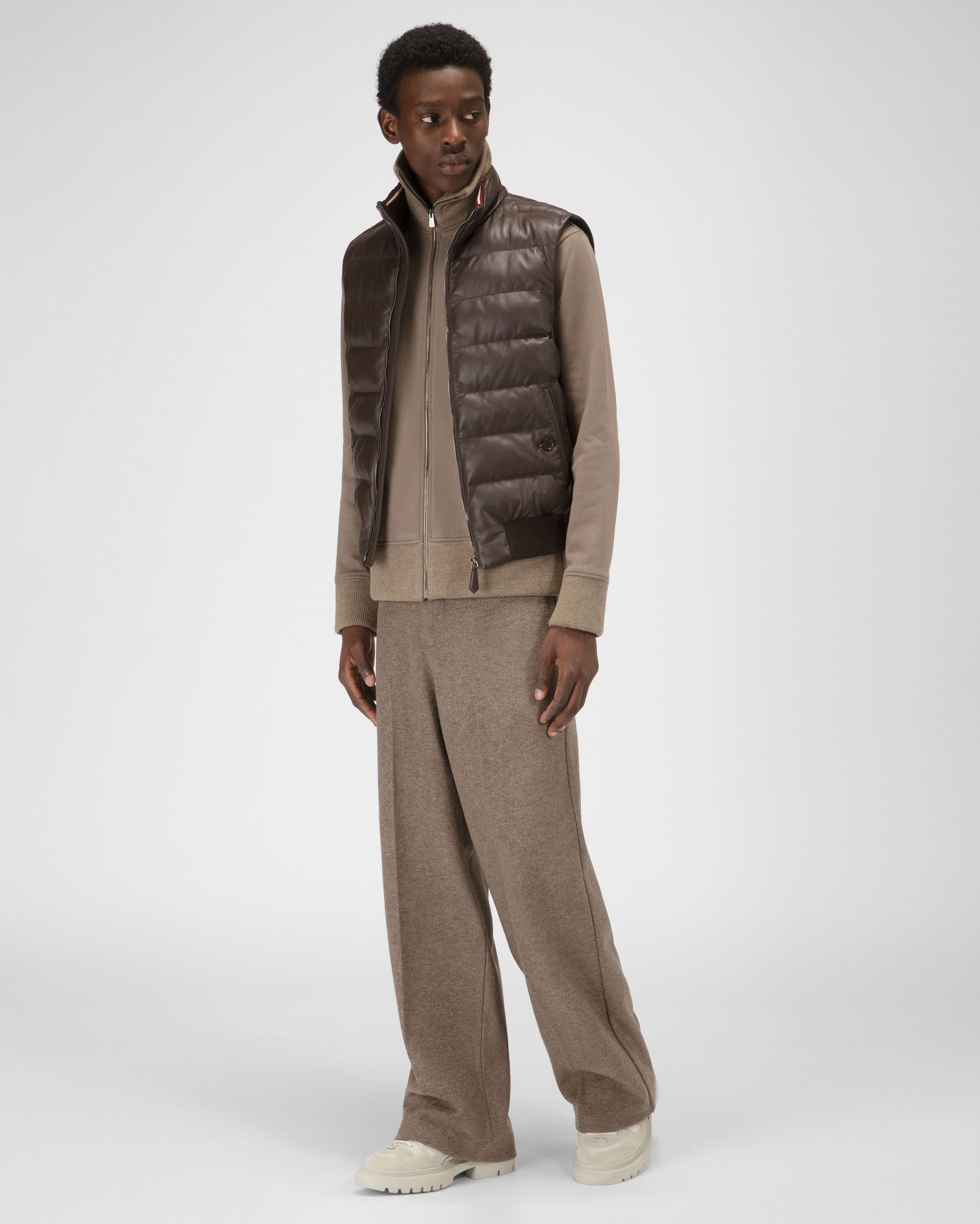 Gilet Imbottito In Pelle Marrone Scuro - Uomo - Bally - 02