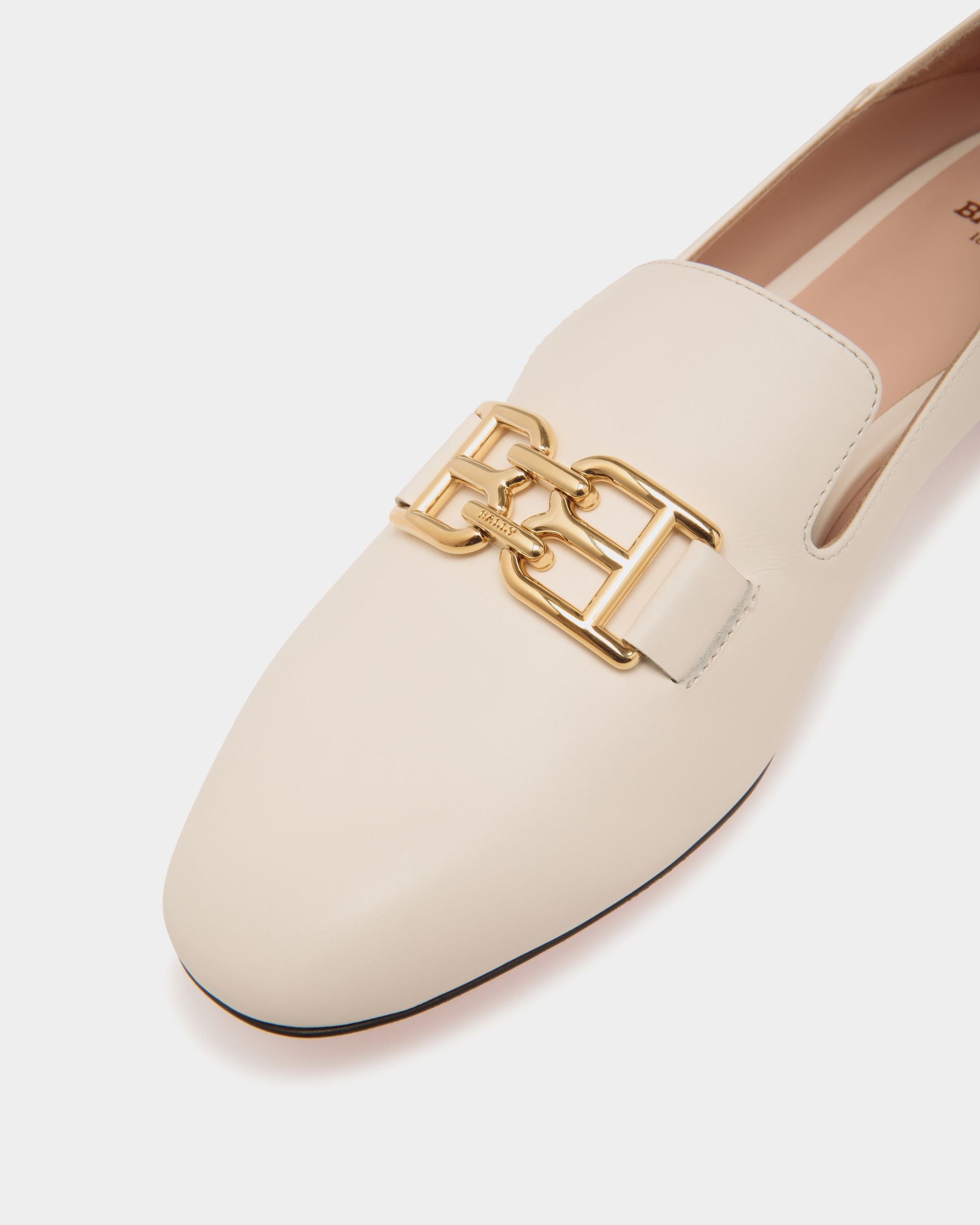 B Chain Flats In White Leather - Donna - Bally - 05