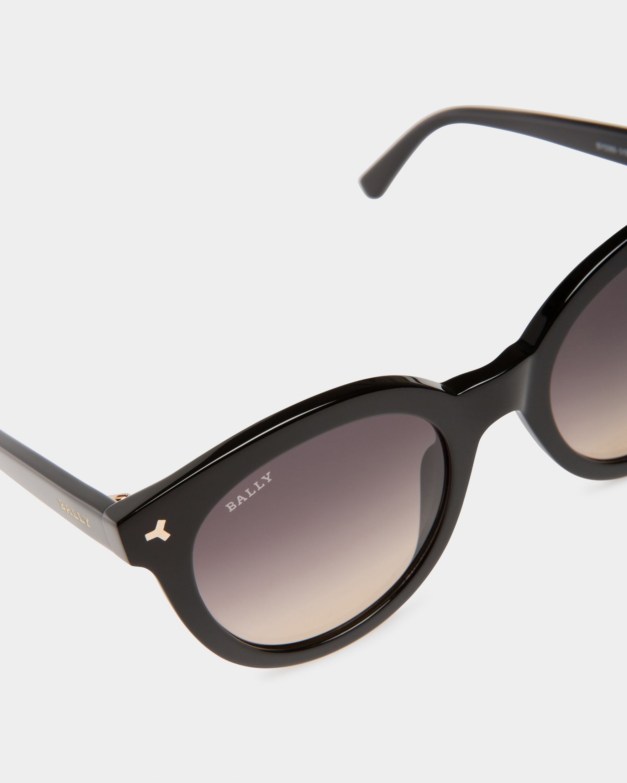 Sparkle Occhiali Da Sole In Acetato Lucido Nero Con Lenti Sfumate Grigio Fumo - Donna - Bally - 02