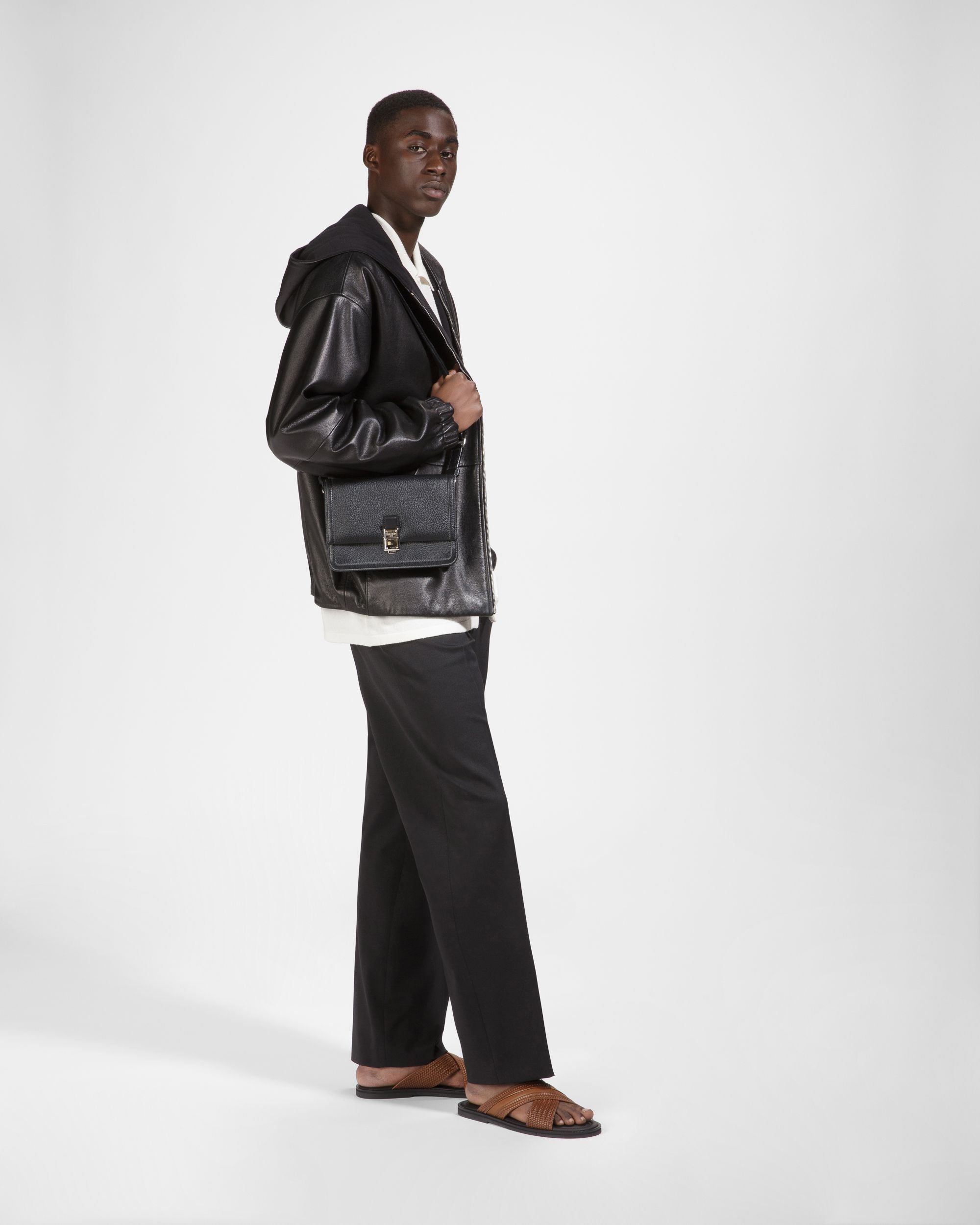 Sacres Borsa A Tracolla In Pelle Nera - Uomo - Bally - 06