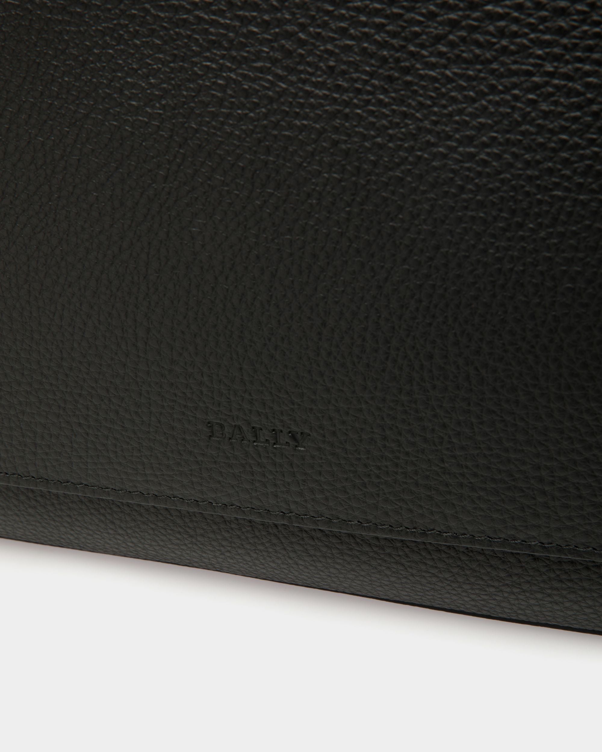 Shoulder Bag In Black Leather - Uomo - Bally - 05