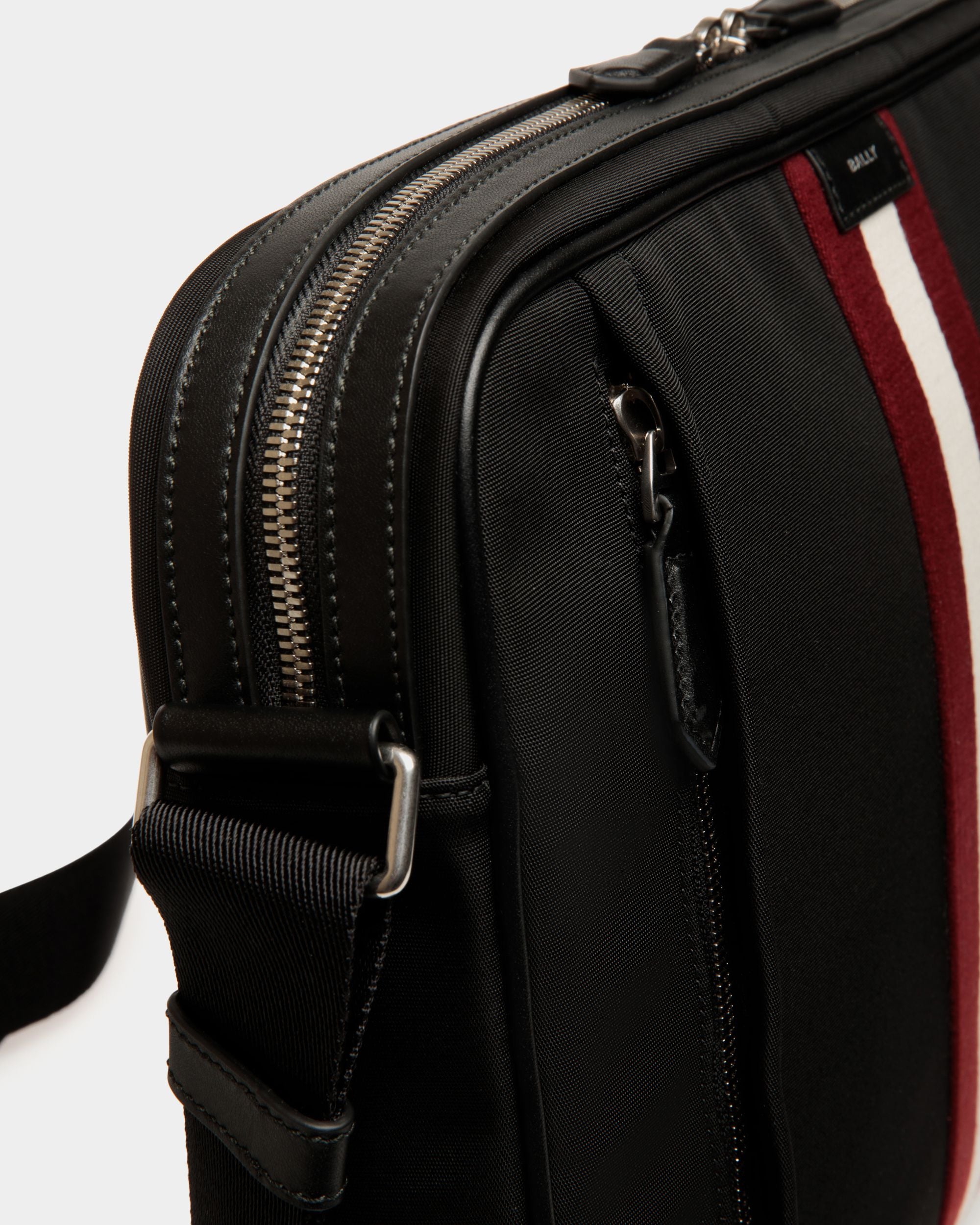 Borsa Messenger Code In Nylon Nero - Uomo - Bally - 05