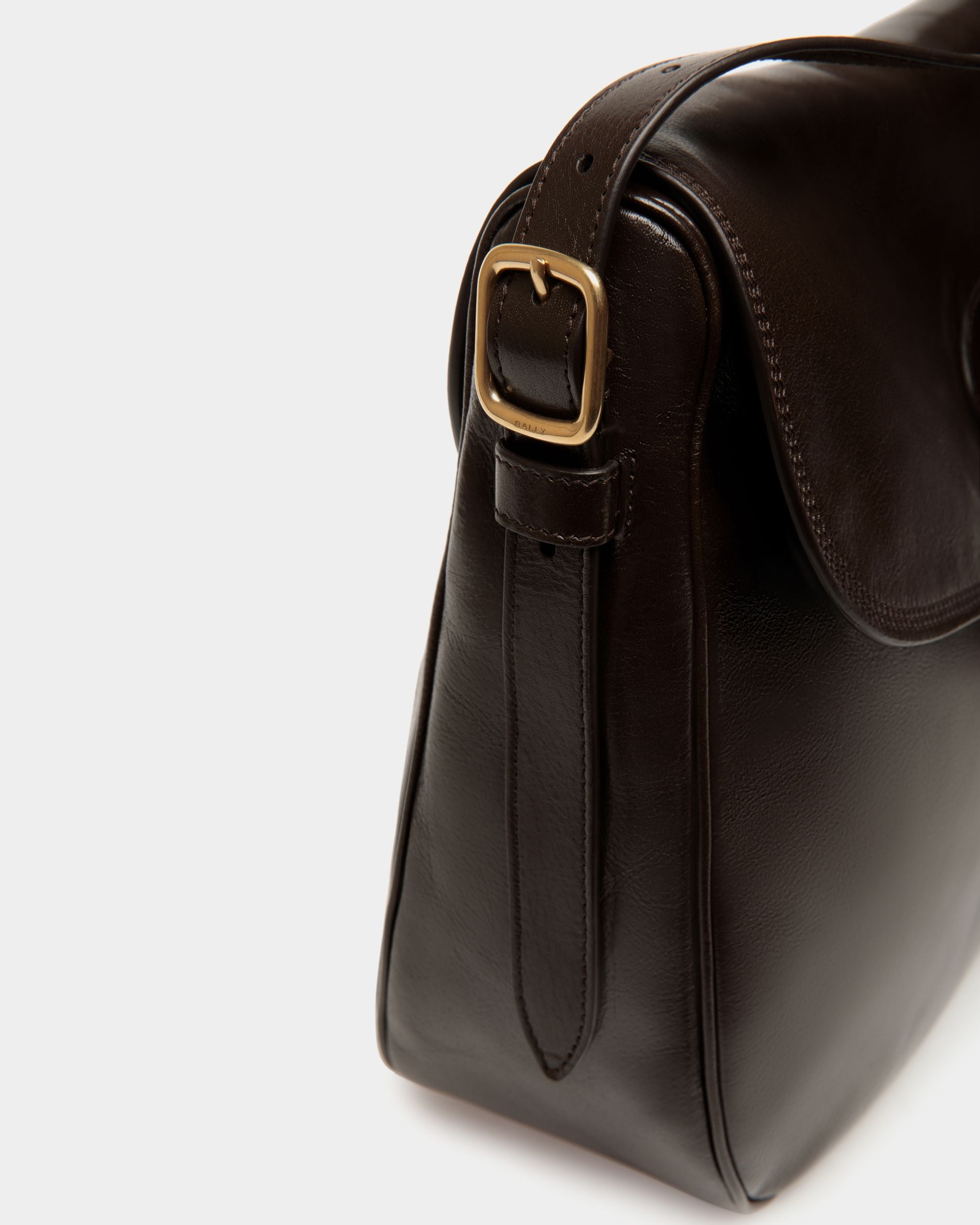 Borsa A Tracolla Beckett In Pelle Color Ebano - Uomo - Bally - 05