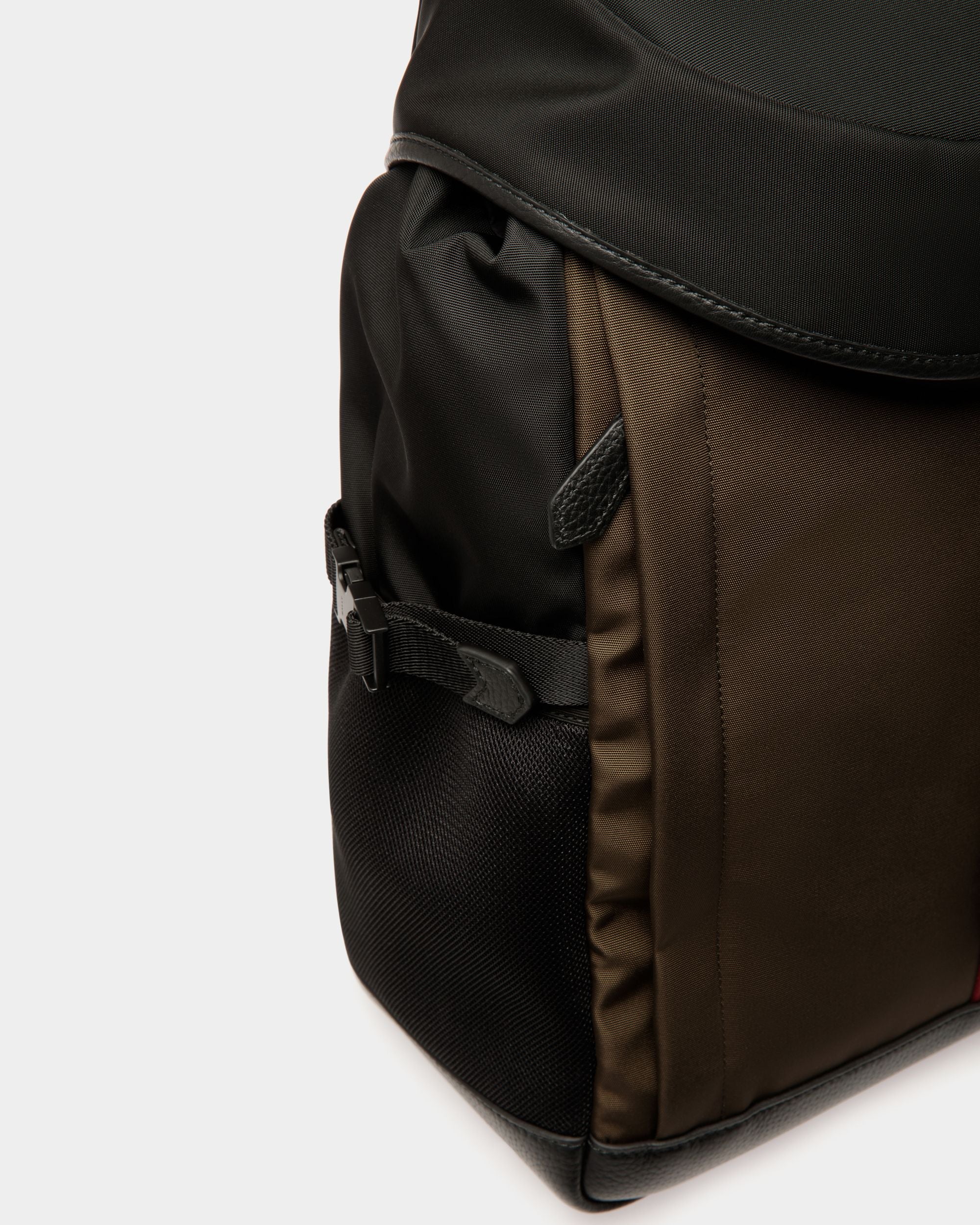 Zaino Code In Nylon Military Green E Nero - Uomo - Bally - 07