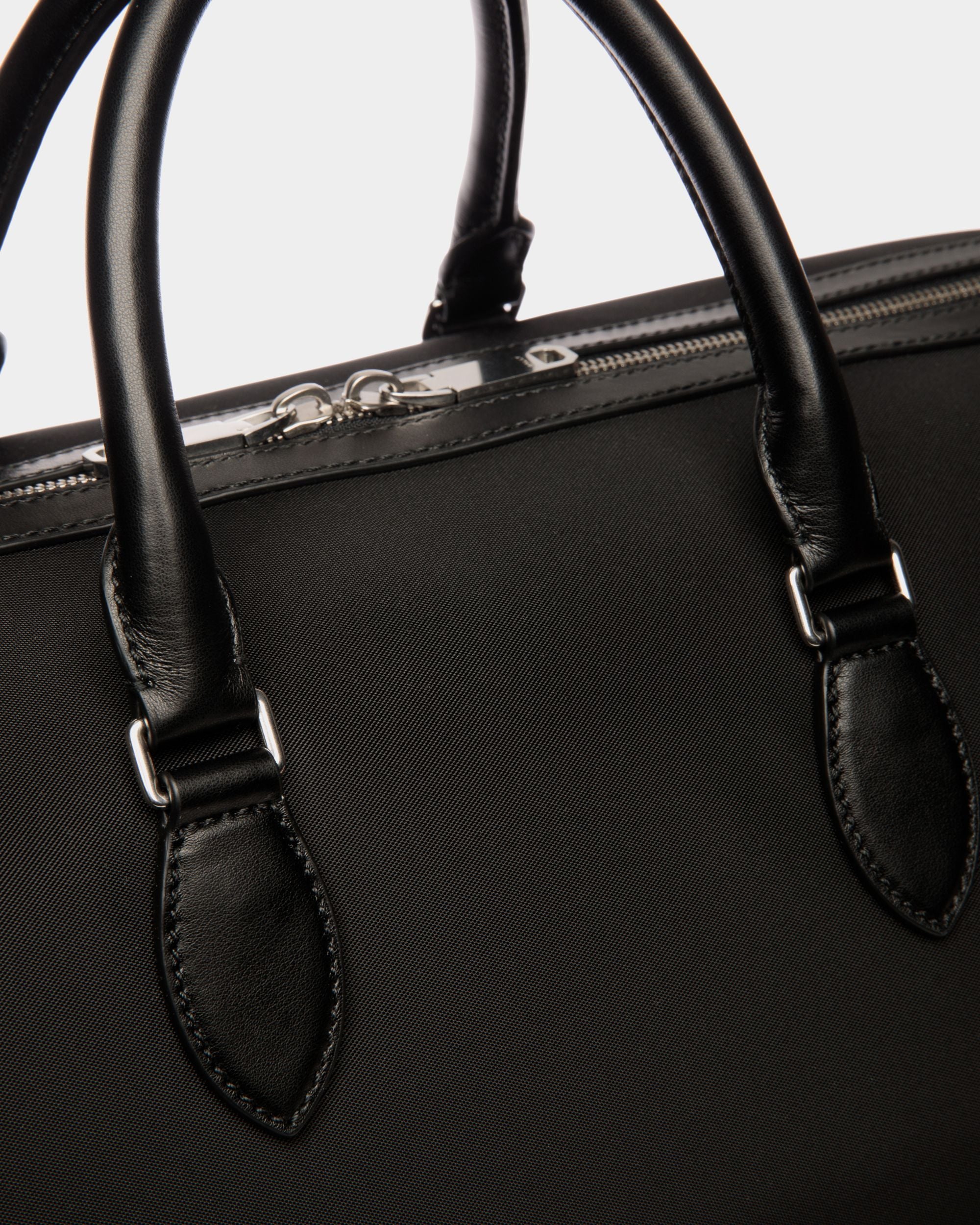 Borsa Weekender Bar In Nylon E Pelle Neri - Uomo - Bally - 05