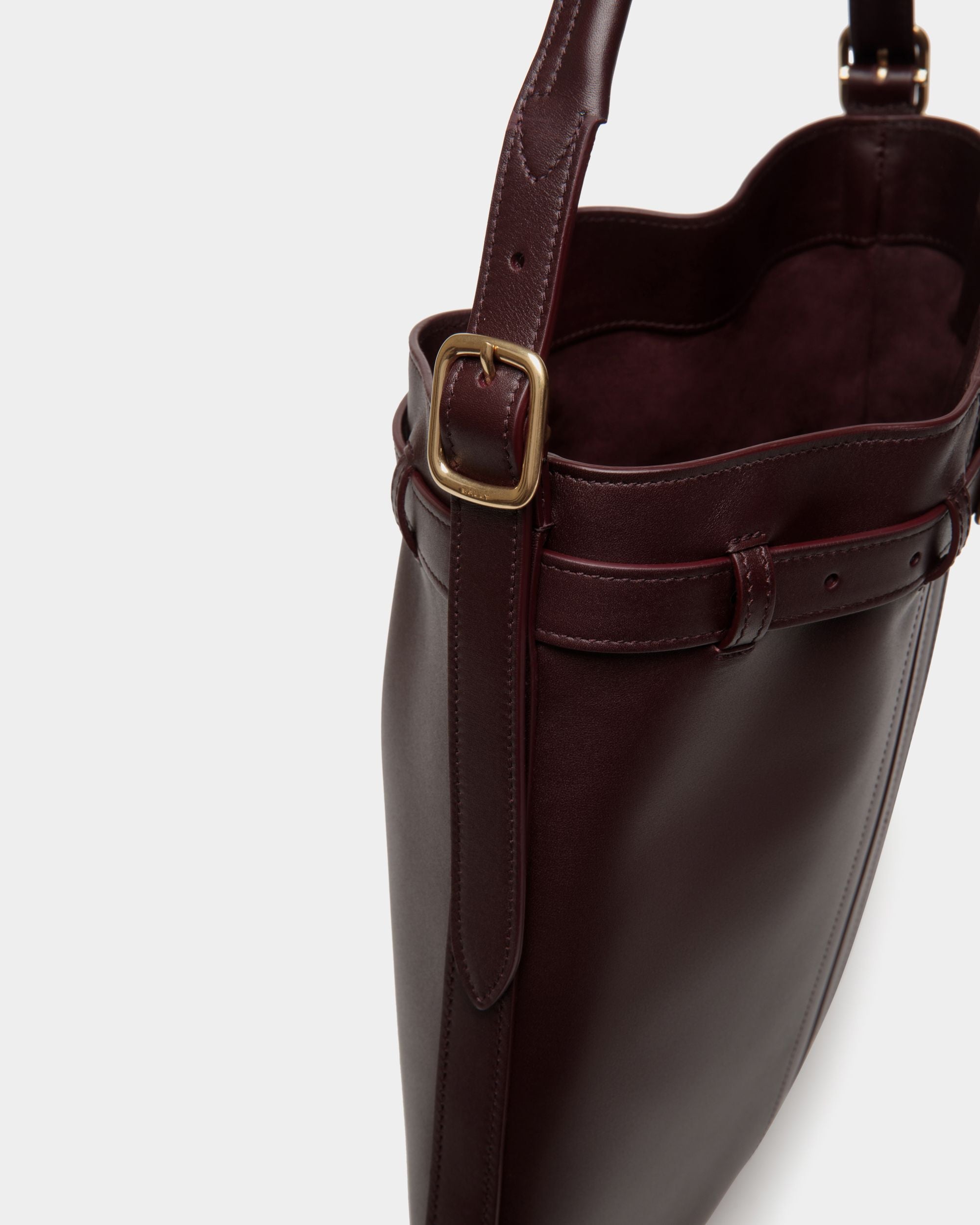Beckett Crossbody Bag In Deep Burgundy Leather - Uomo - Bally - 06