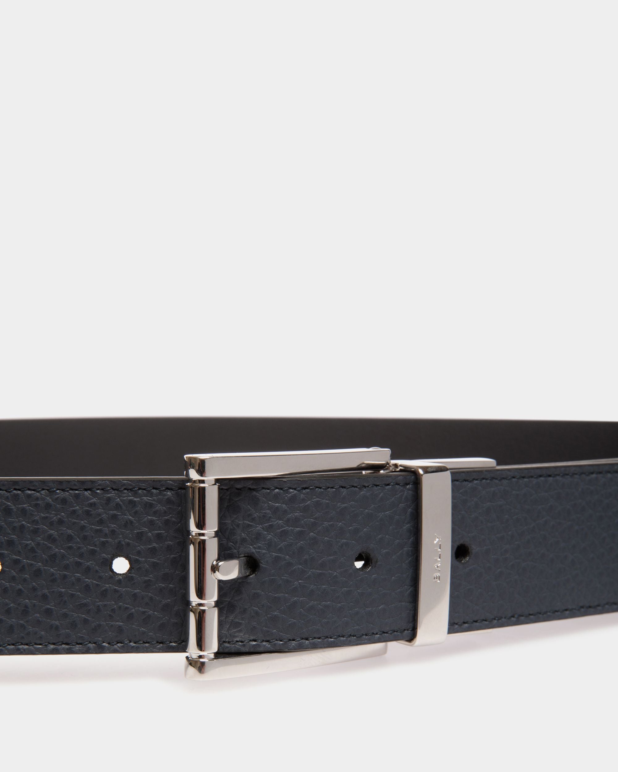 Cintura Regolabile E Reversibile Astory 35 mm In Pelle Navy Blue E Nera - Uomo - Bally - 03