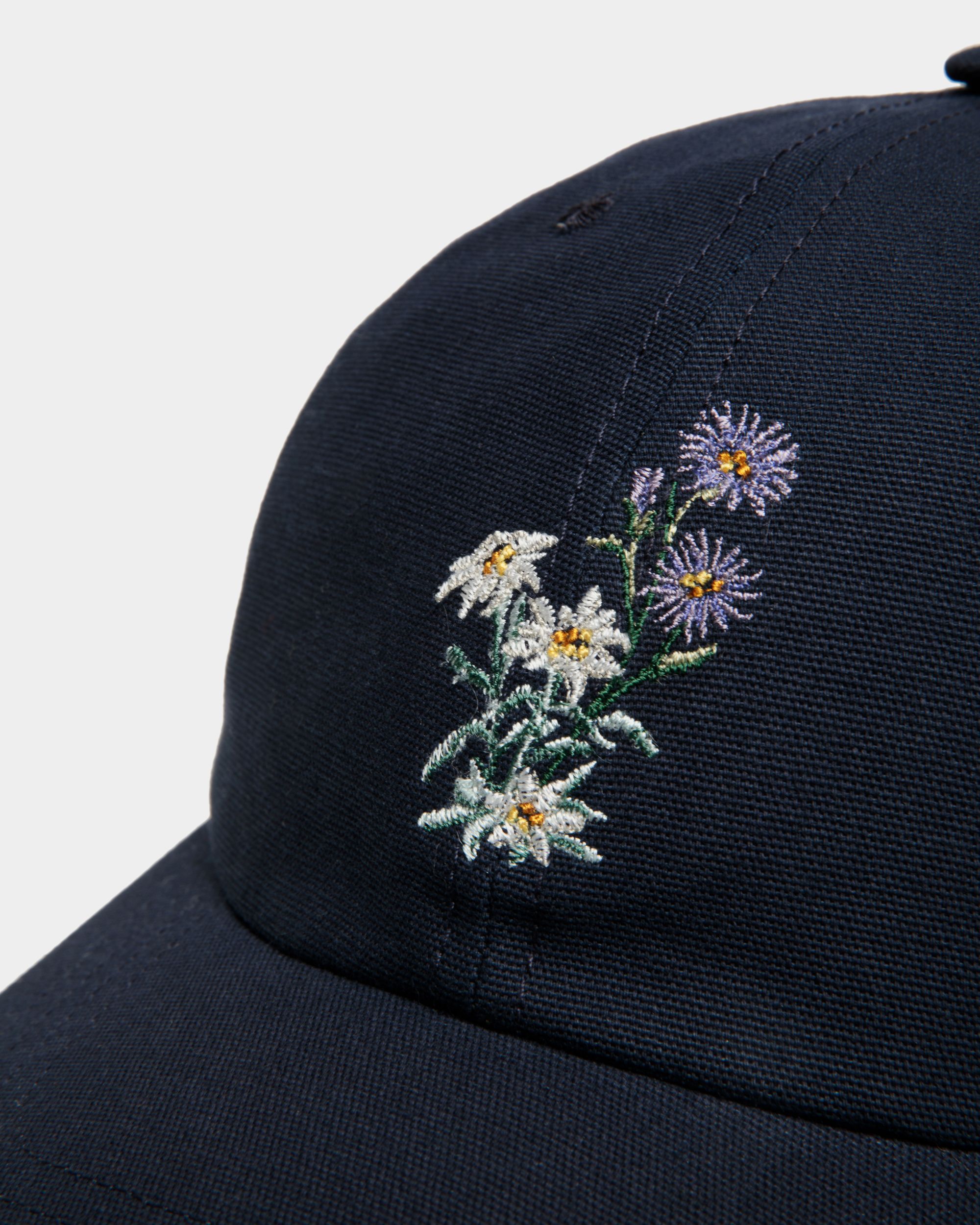 Cappellino In Cotone Navy Blue Con Ricamo Mountain Flower - Uomo - Bally - 04