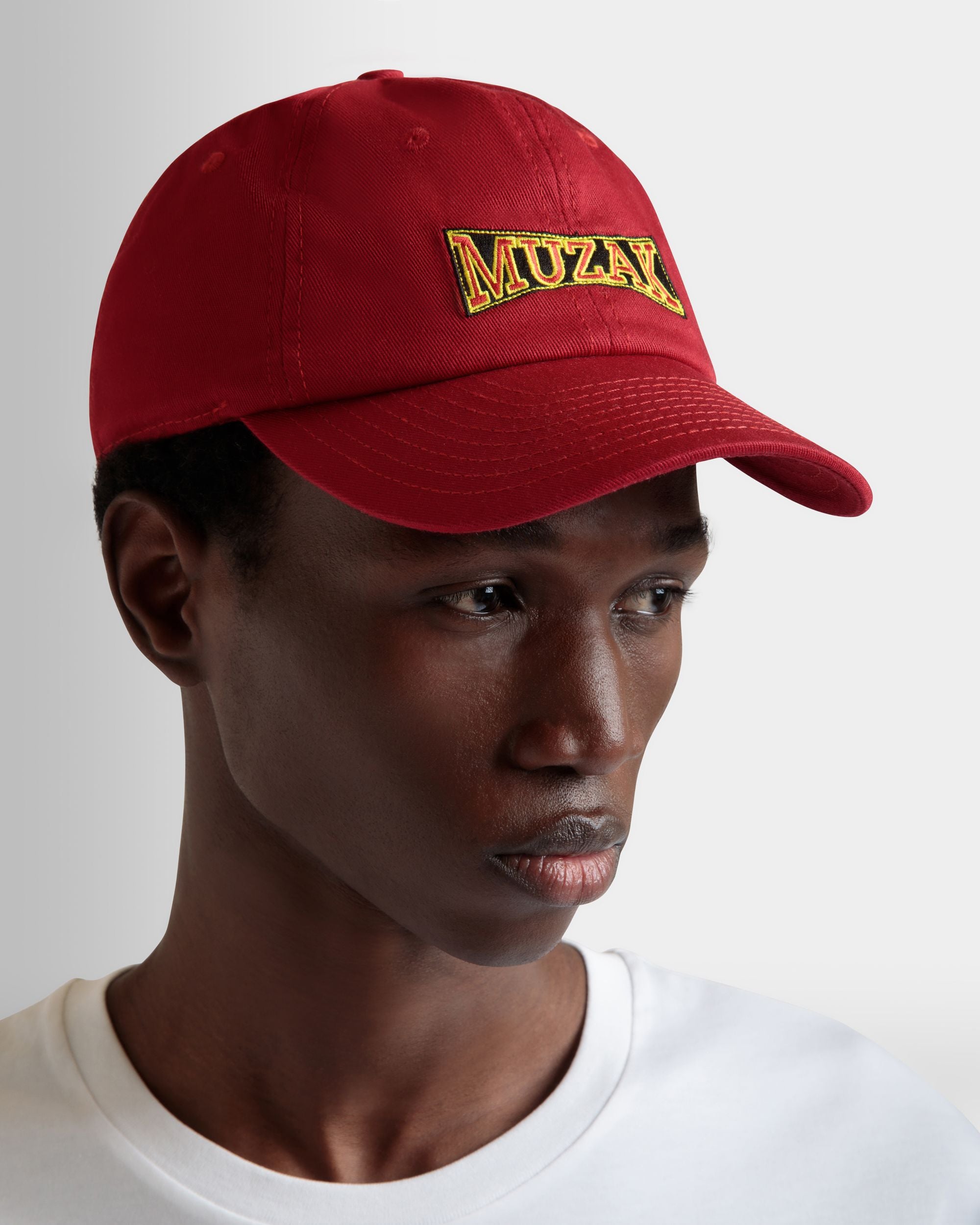 Cappellino DJ Leo Mas X Bally In Cotone Heritage Red Con Ricamo Muzak - Uomo - Bally - 02