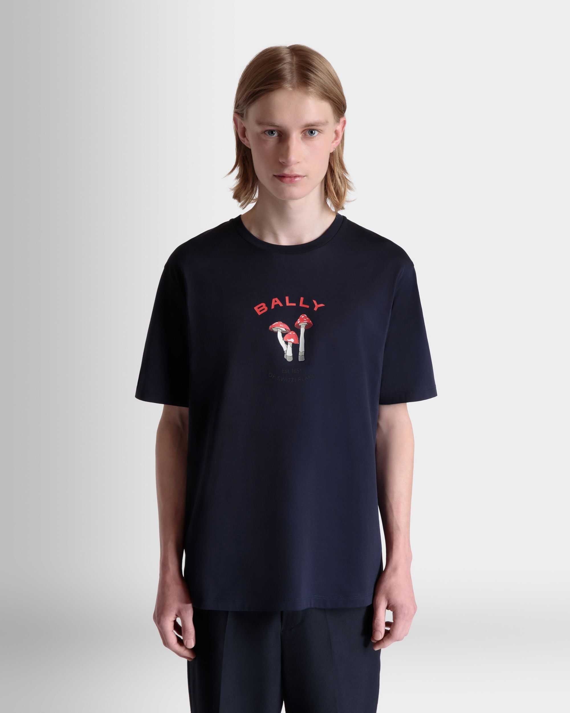 T-Shirt In Cotone Navy Blue Con Stampa Enchanting Mushrooms - Uomo - Bally - 08