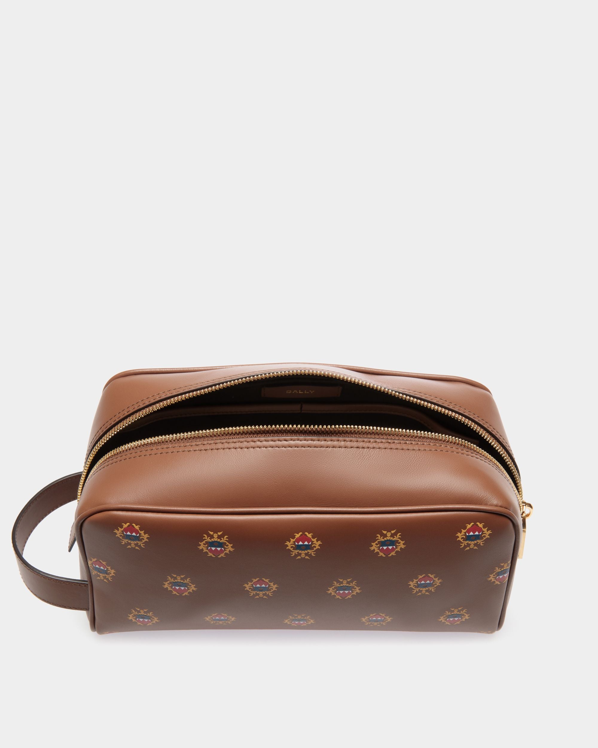 Beauty Case Easy Bally In Pelle Marrone Con Stemma Bally Crest Stampato - Uomo - Bally - 03