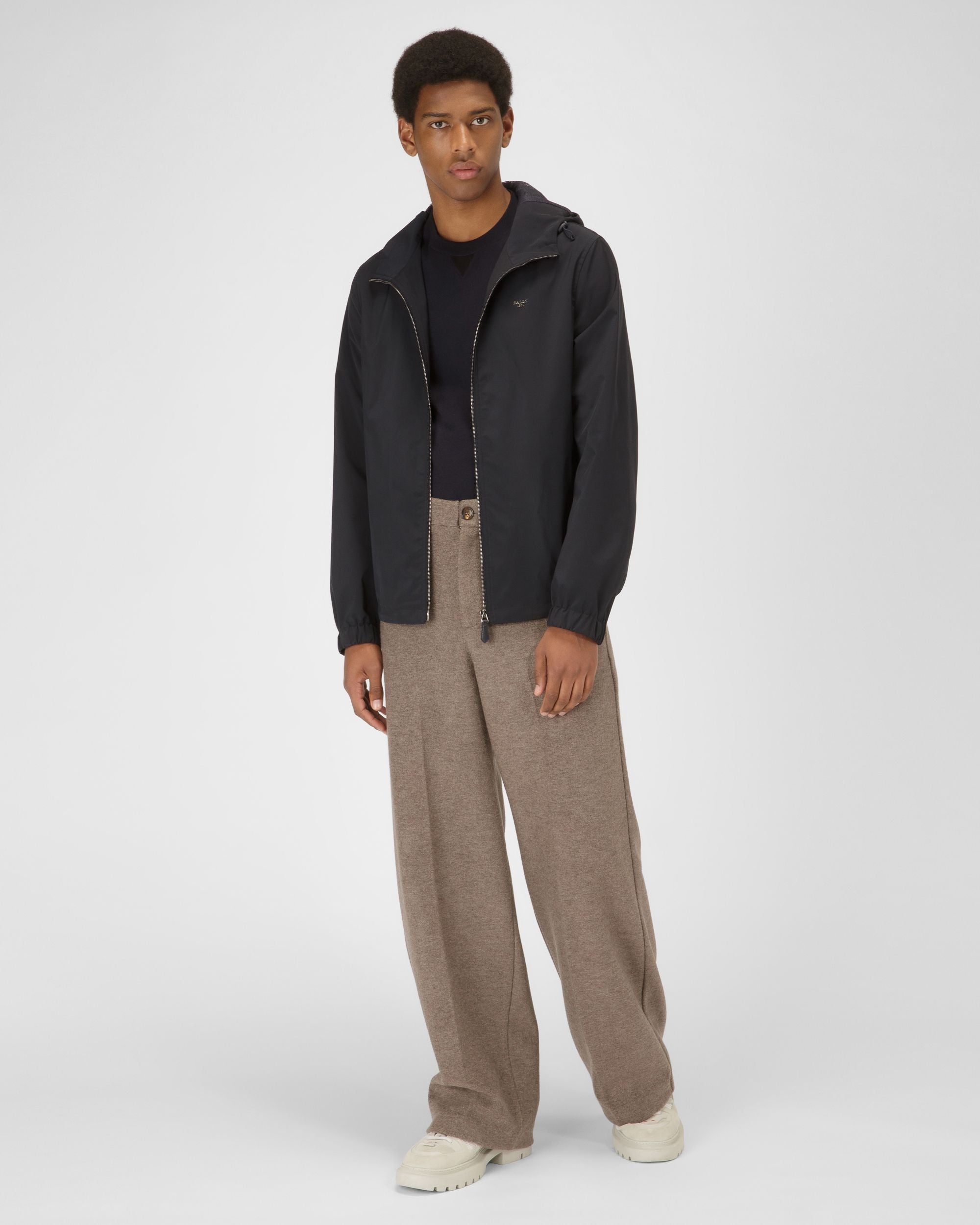 Giacca Con Cappuccio In Nylon Leggero Colore Blu Navy - Uomo - Bally - 04