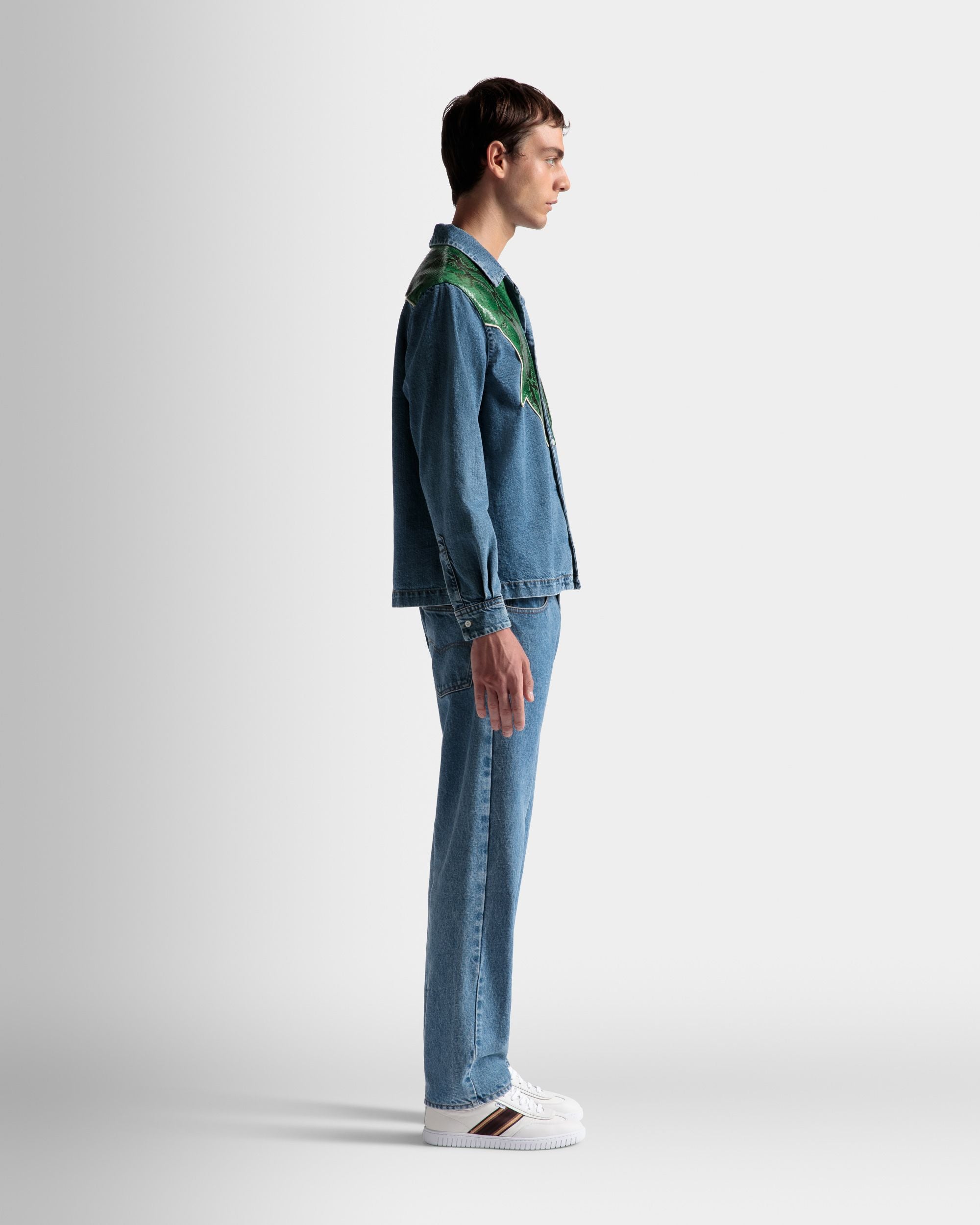Camicia In Cotone Chambray Azzurro E Pelle Verde A Fantasia Pitonata - Uomo - Bally - 05