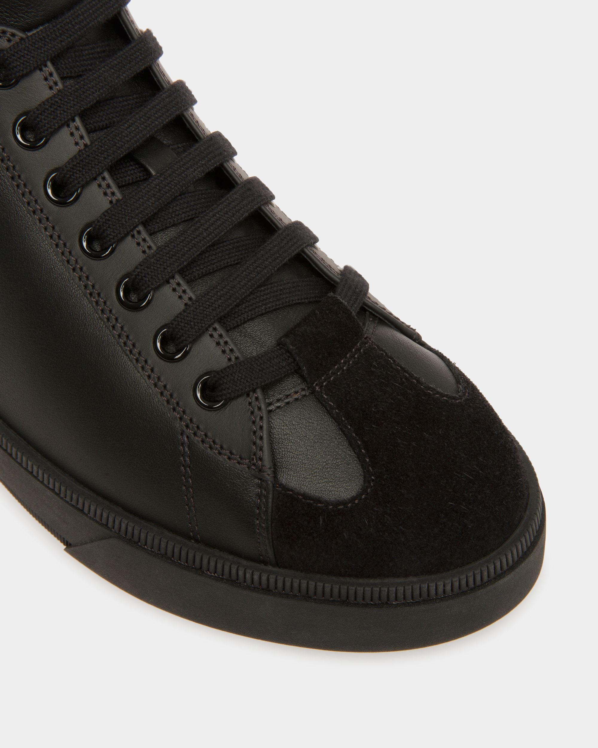 Sneaker Raise In Pelle Nera Con Stampa Pitonata - Uomo - Bally - 06