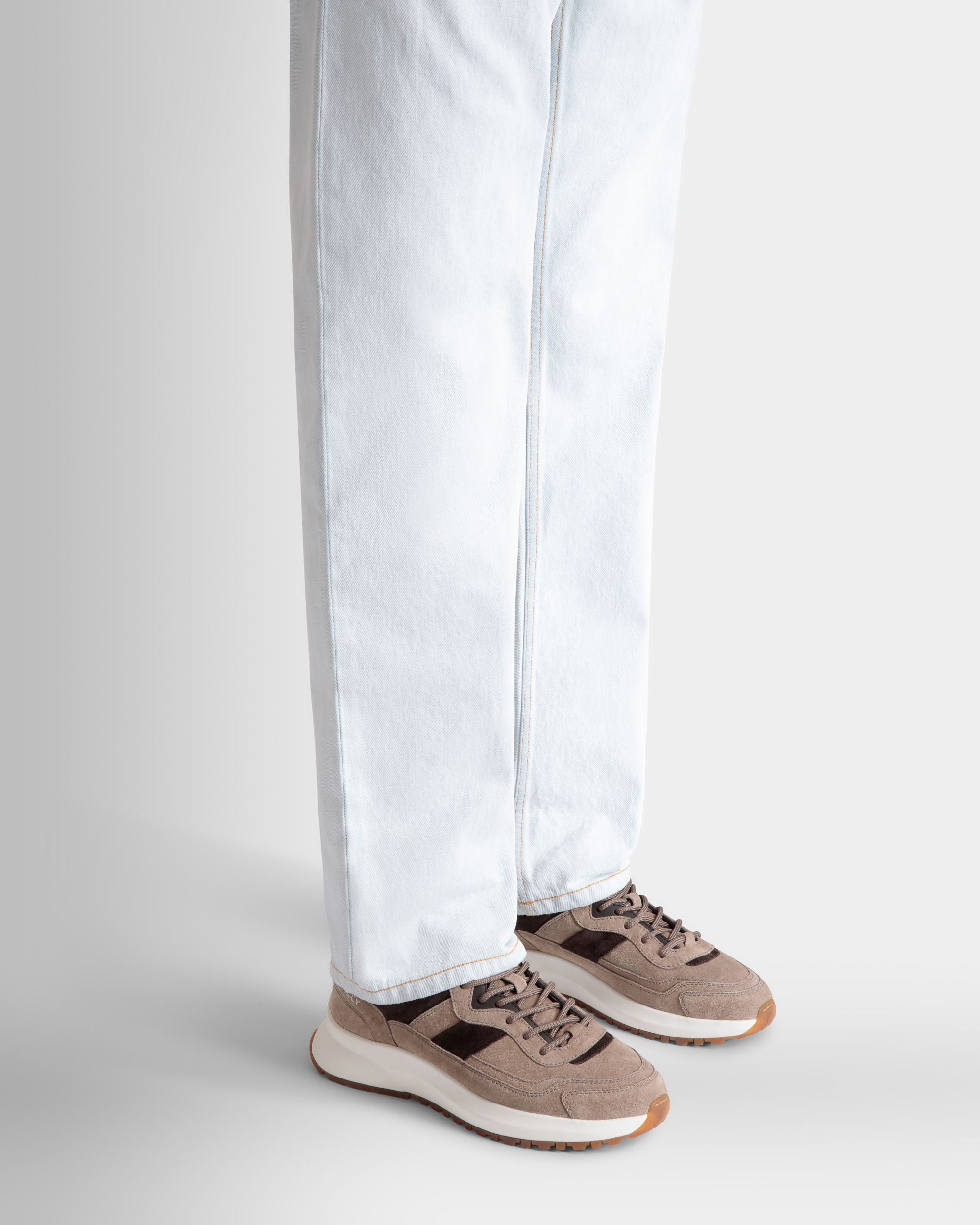 Sneaker Outline In Pelle Scamosciata Grigio Talpa Ed Ebano - Uomo - Bally - 02
