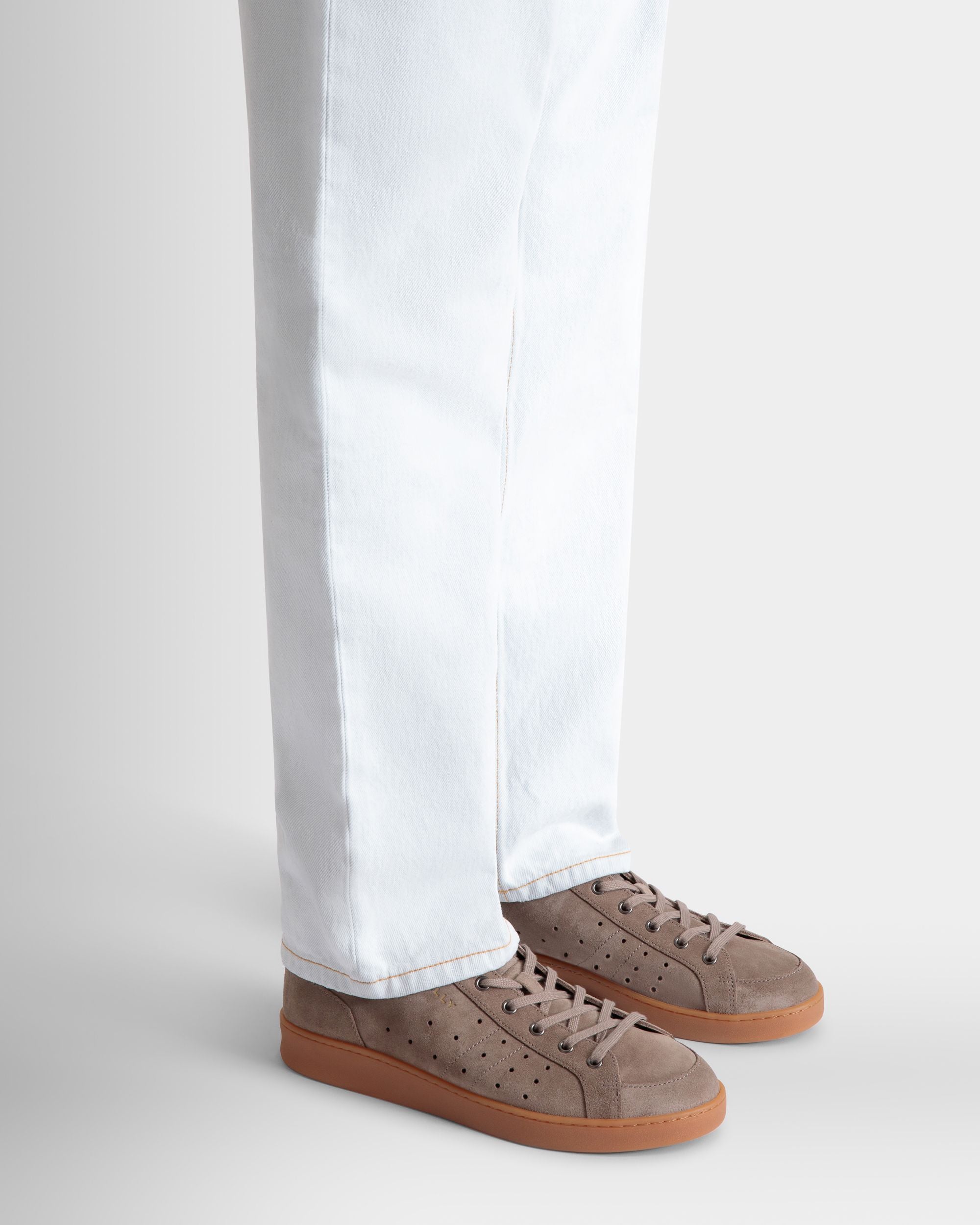 Sneaker Tennis In Pelle Scamosciata Grigio Talpa E Bordeaux Scuro - Uomo - Bally - 02