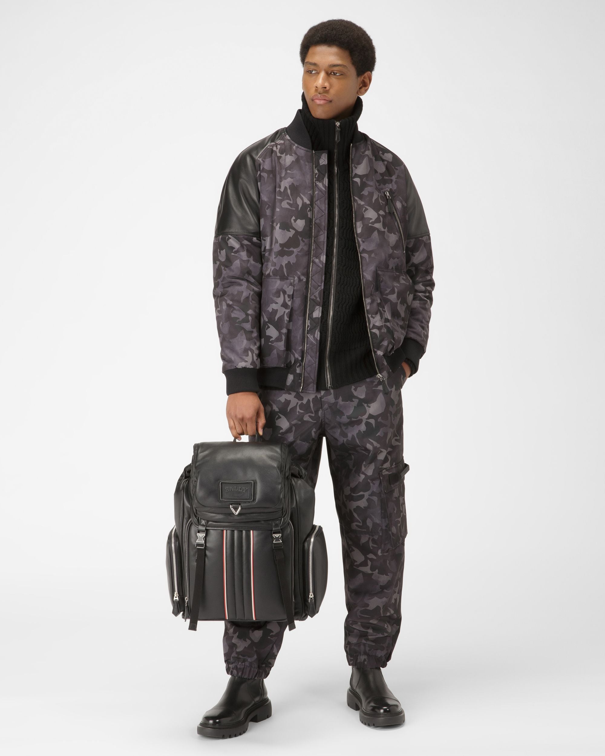 Pantaloni Cargo Camouflage In Poliestere Riciclato Nero - Uomo - Bally - 05
