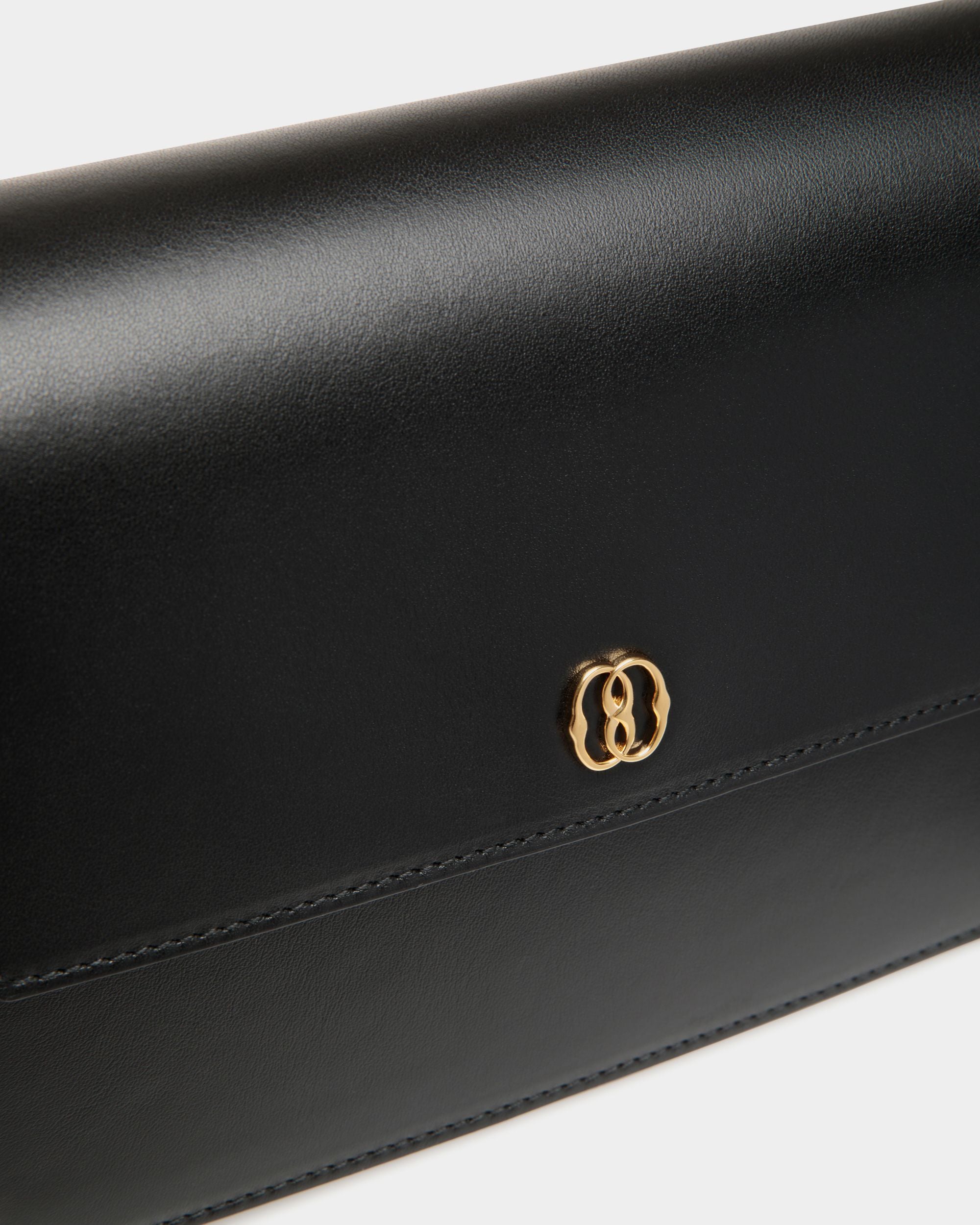 Borsa A Tracolla Piccola Emblem In Pelle Nera - Donna - Bally - 05