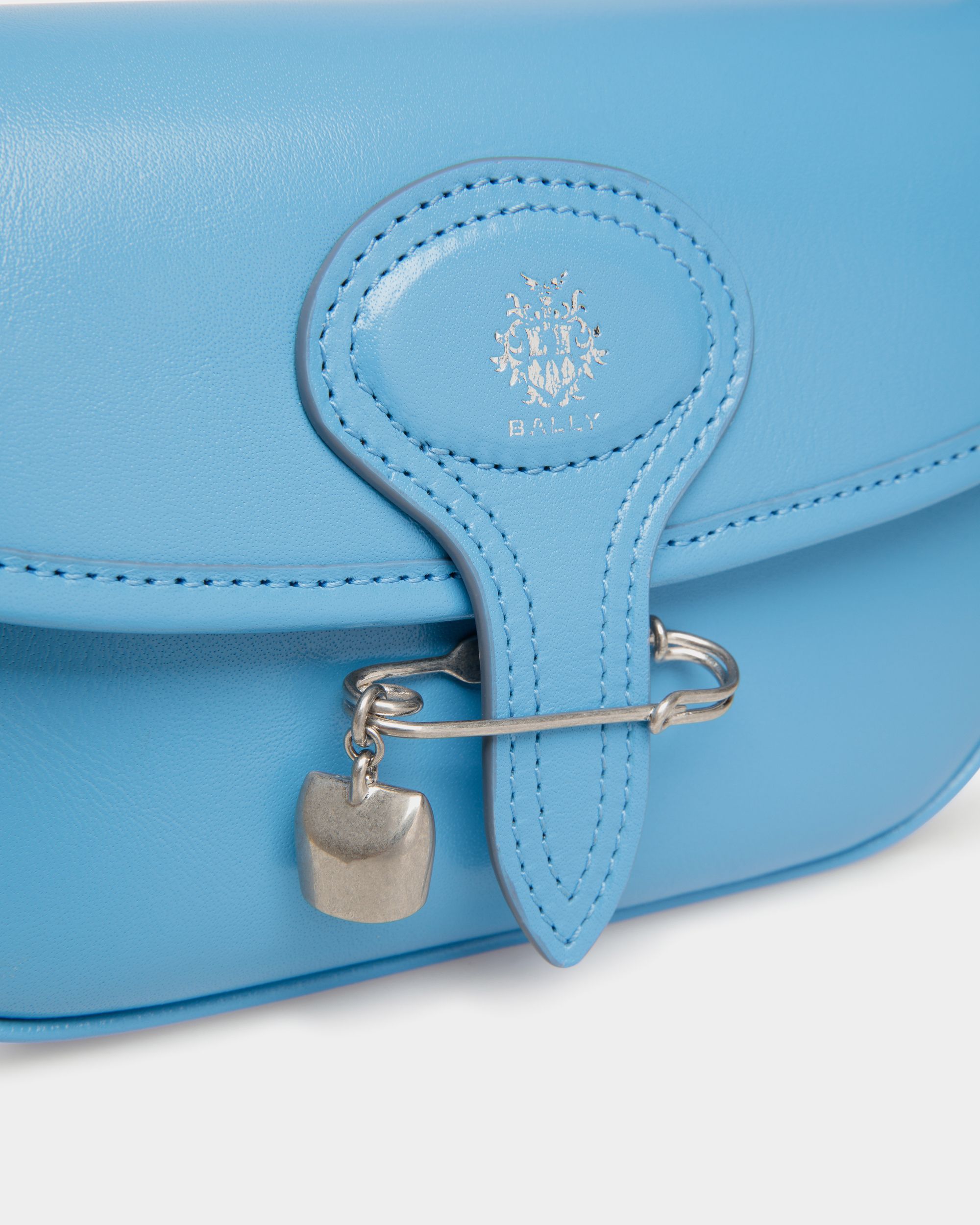 Borsa Mini Beckett In Pelle Blu Con Spilla Bally Pin - Donna - Bally - 05