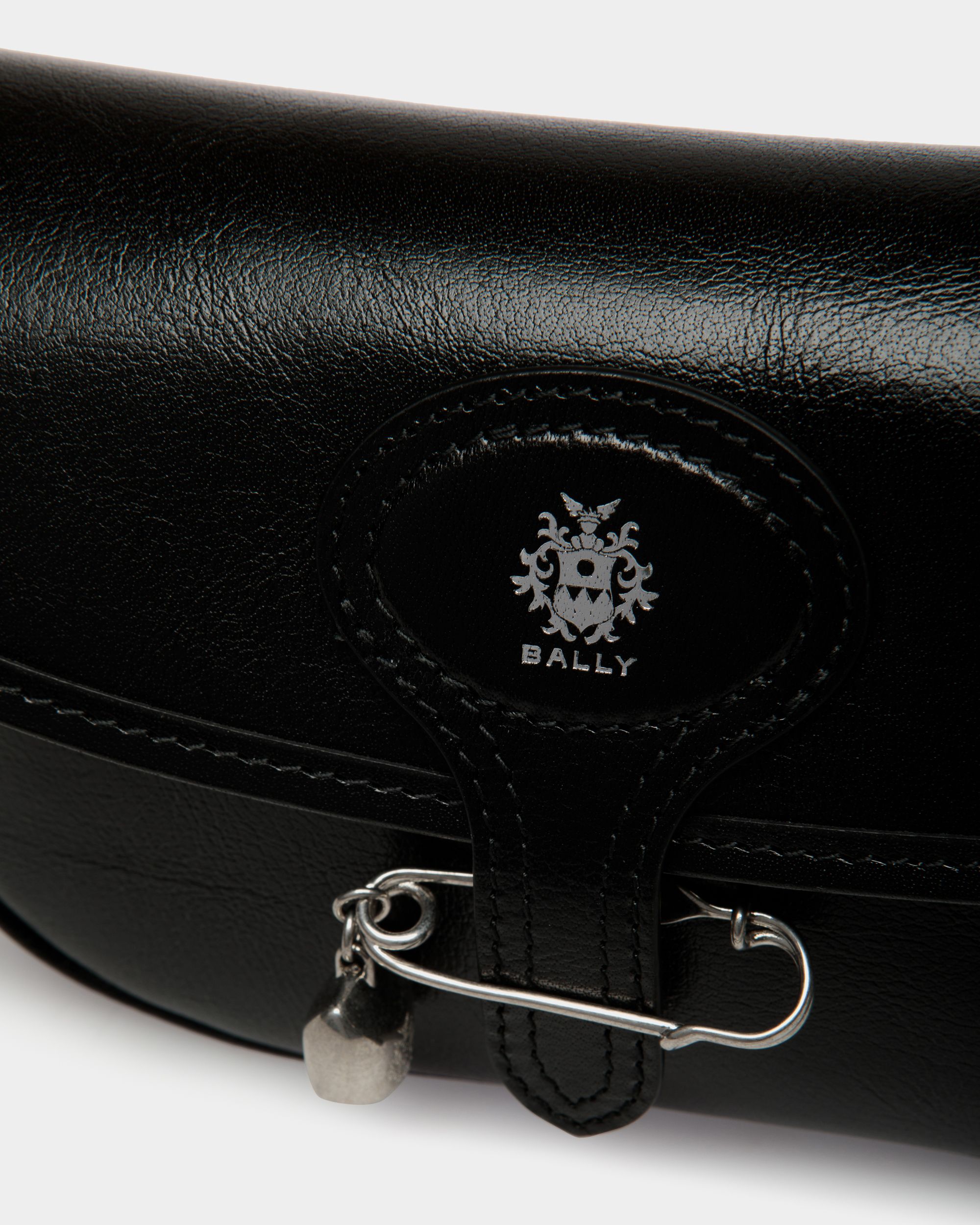Borsa Mini Beckett In Pelle Nera Con Spilla Bally Pin - Donna - Bally - 06
