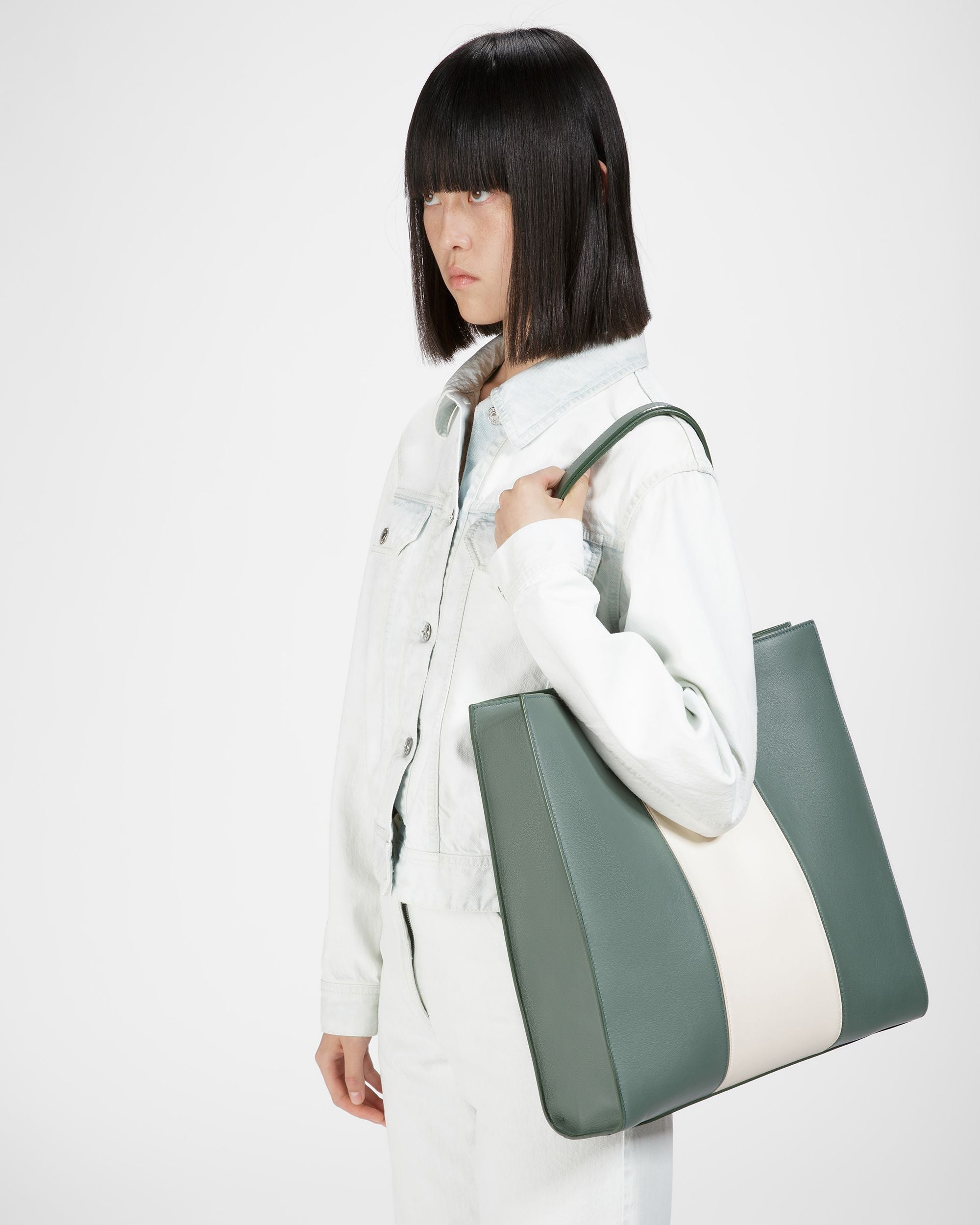 Crystalia Tote Bag In Pelle Verde Salvia E Avorio - Donna - Bally - 02