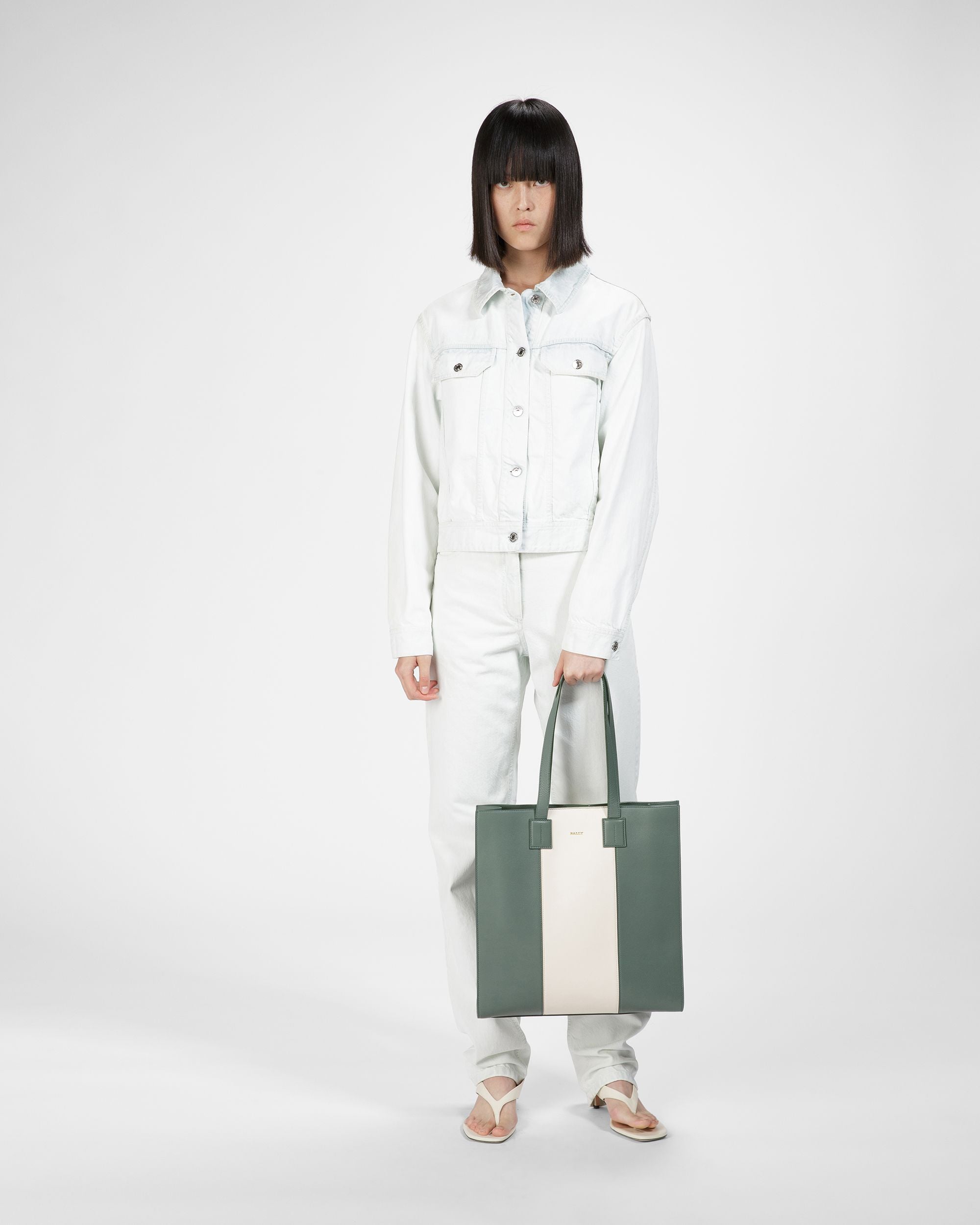 Crystalia Tote Bag In Pelle Verde Salvia E Avorio - Donna - Bally - 06
