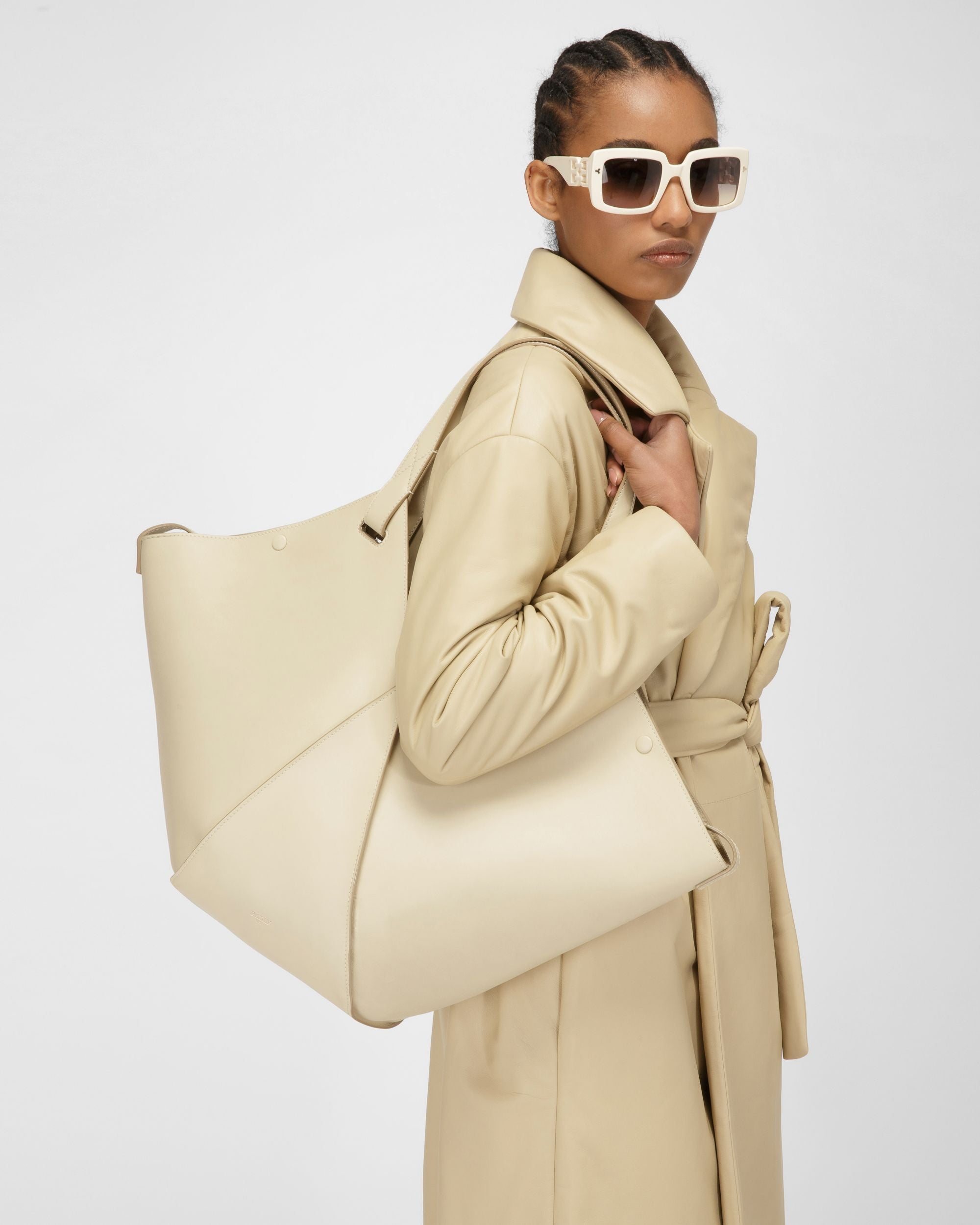 Ahria Tote Bag In Pelle Beige Chiaro - Donna - Bally - 02
