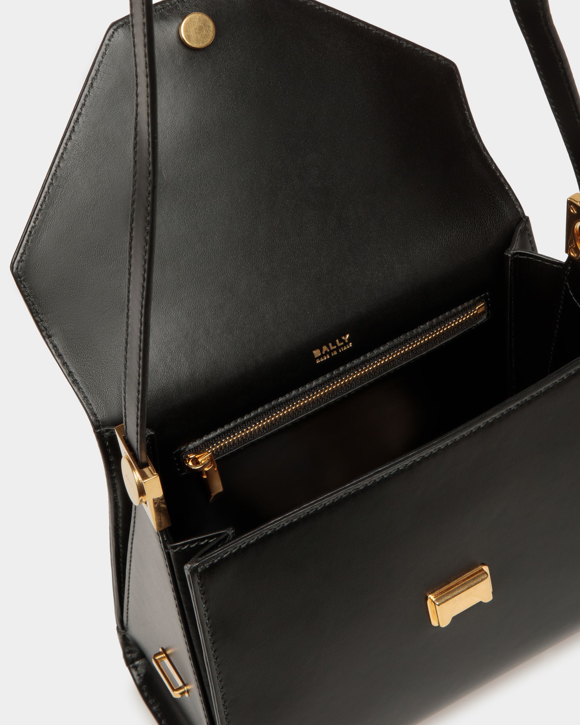Borsa Con Manico Superiore Emblem In Pelle Nera - Donna - Bally - 04