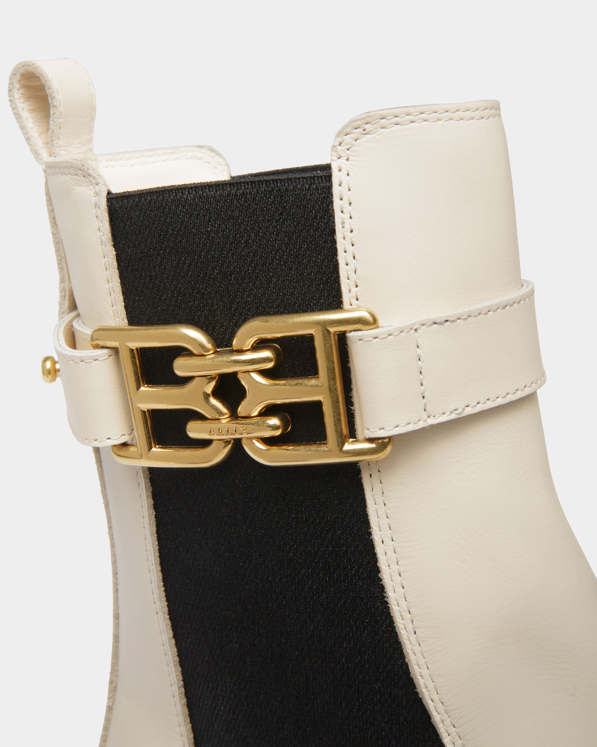 Greby Stivalettii In Pelle Color Avorio - Donna - Bally - 05