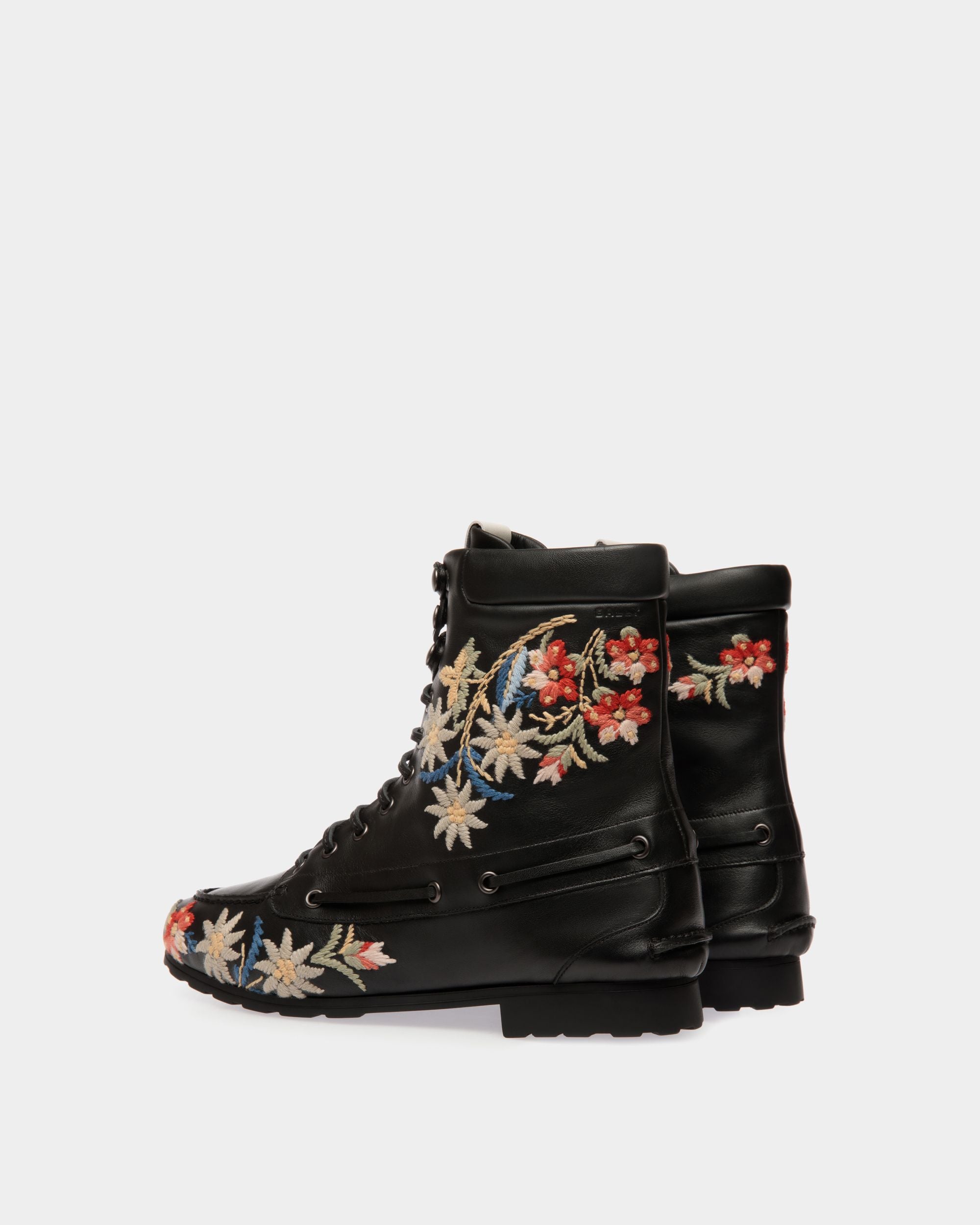 Stivaletto Winter Capsule In Pelle Nera Con Ricamo Alpine Flowers - Donna - Bally - 04