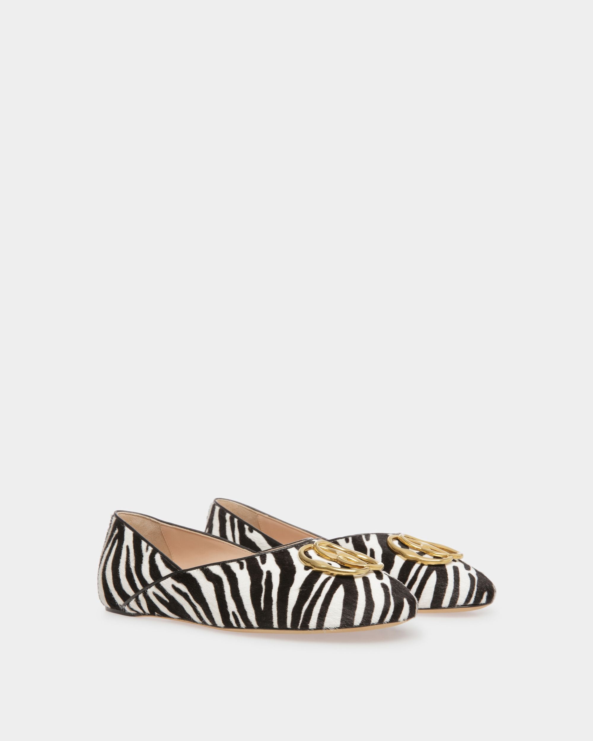 Slipper Emblem In Pelle Bianca E Nera Con Finiture In Pelliccia - Donna - Bally - 02
