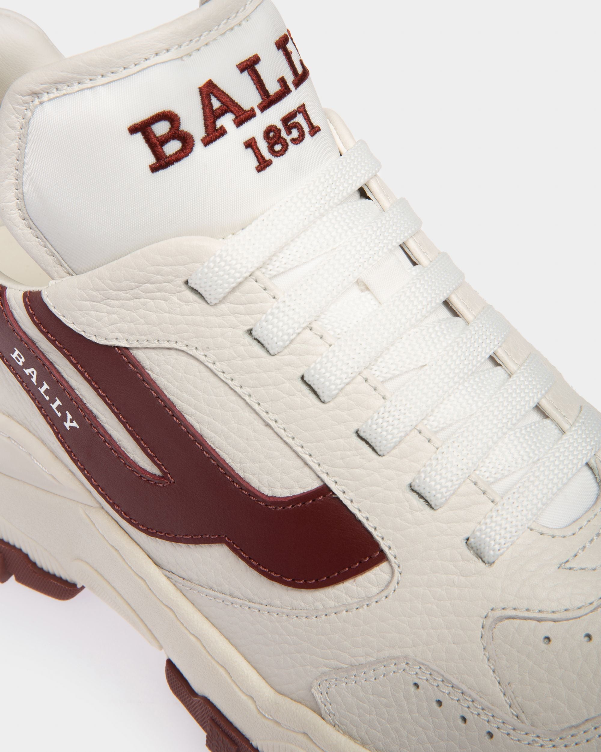 Holden Sneakers In Pelle E Tessuto Bianco E Rosso Antico - Donna - Bally - 06