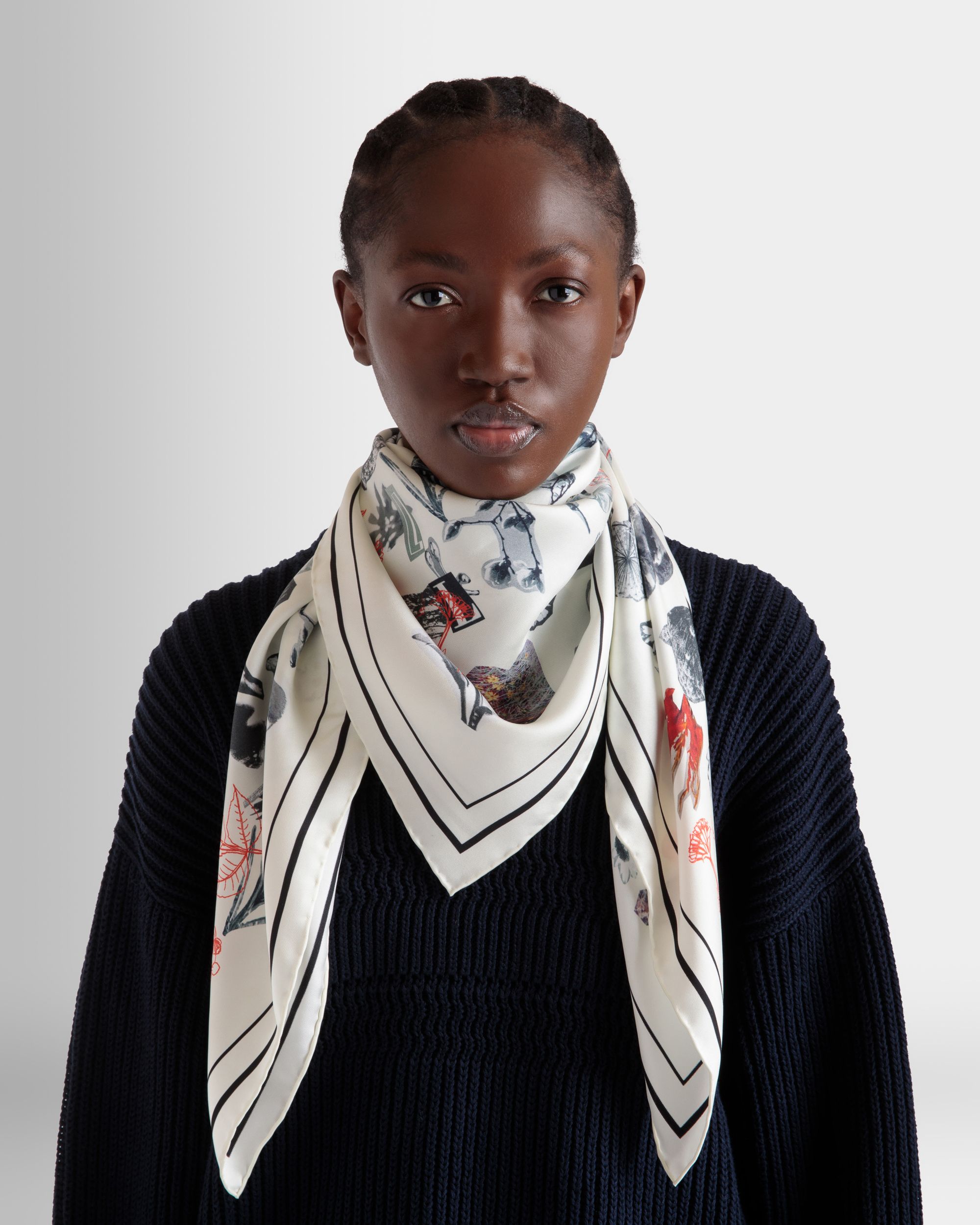 Foulard In Seta Color Avorio Con Stampa Bally Collage - Donna - Bally - 02