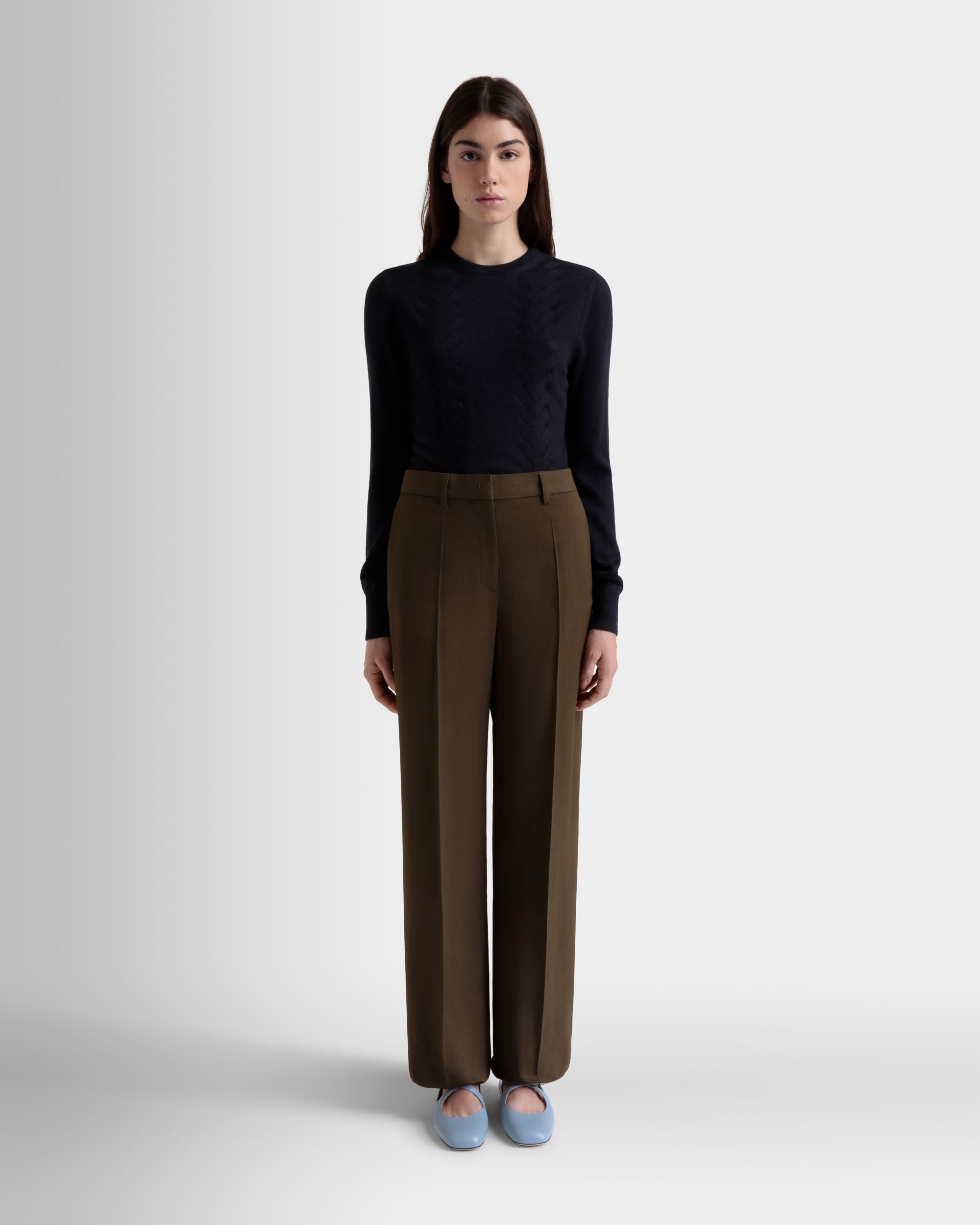 Pantalone A Gamba Dritta In Gabardina Fluida Military Green - Donna - Bally - 02