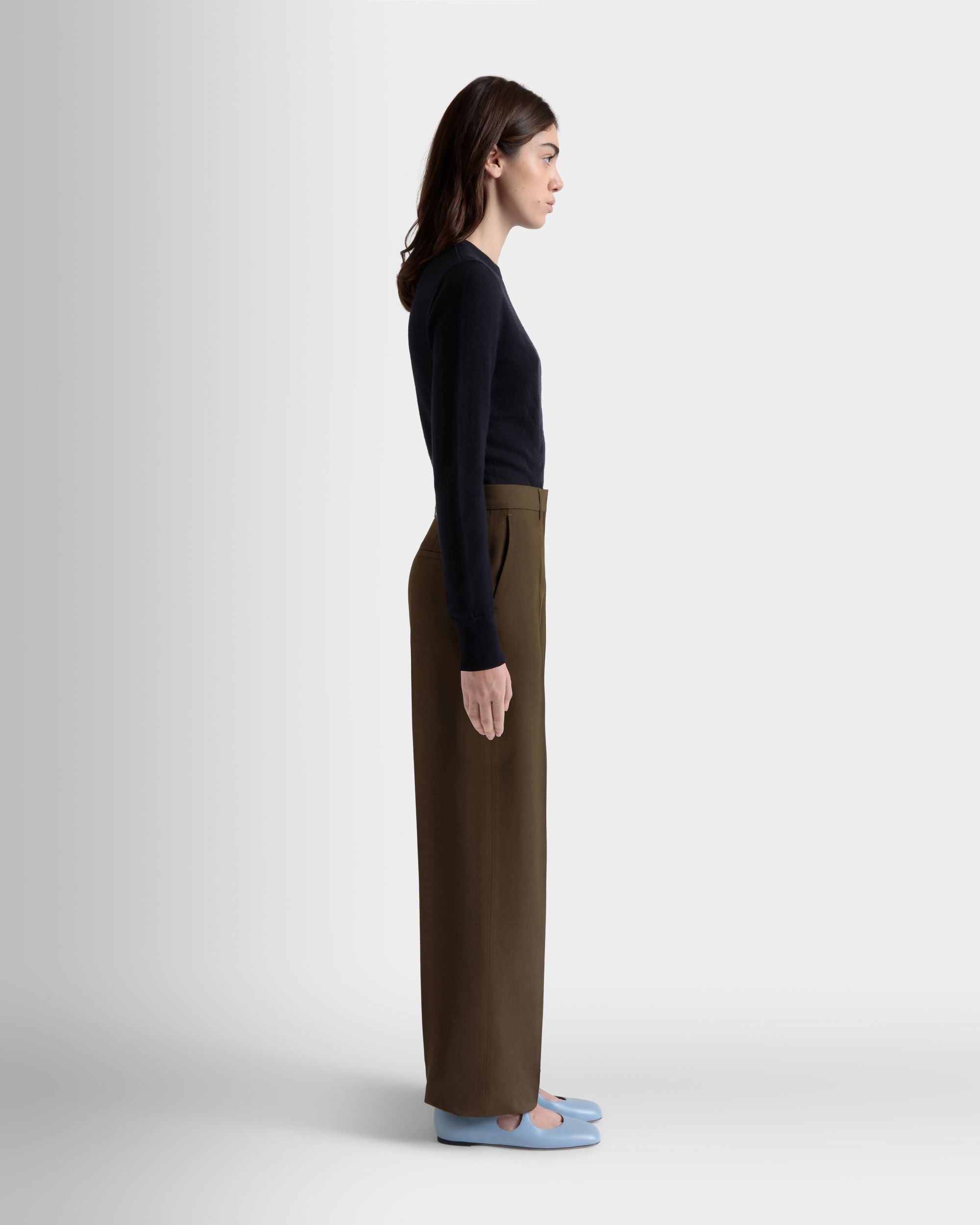 Pantalone A Gamba Dritta In Gabardina Fluida Military Green - Donna - Bally - 04